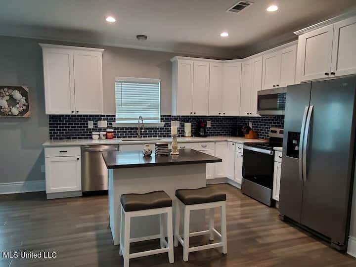 4022 Honshu Street Property Photo 6