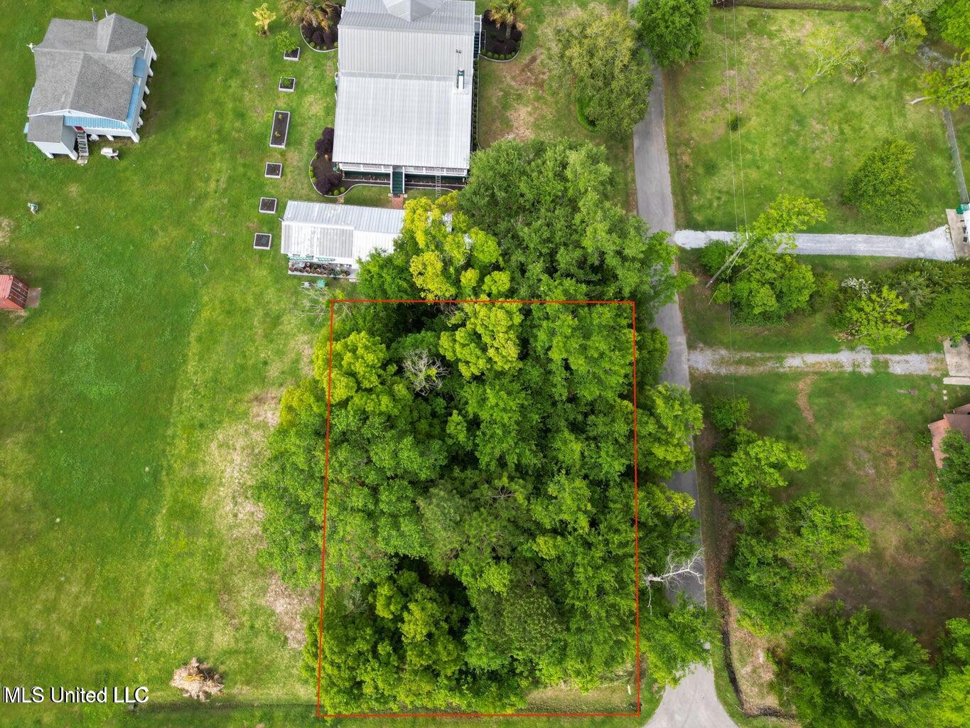 204 Oak Street Property Photo 1