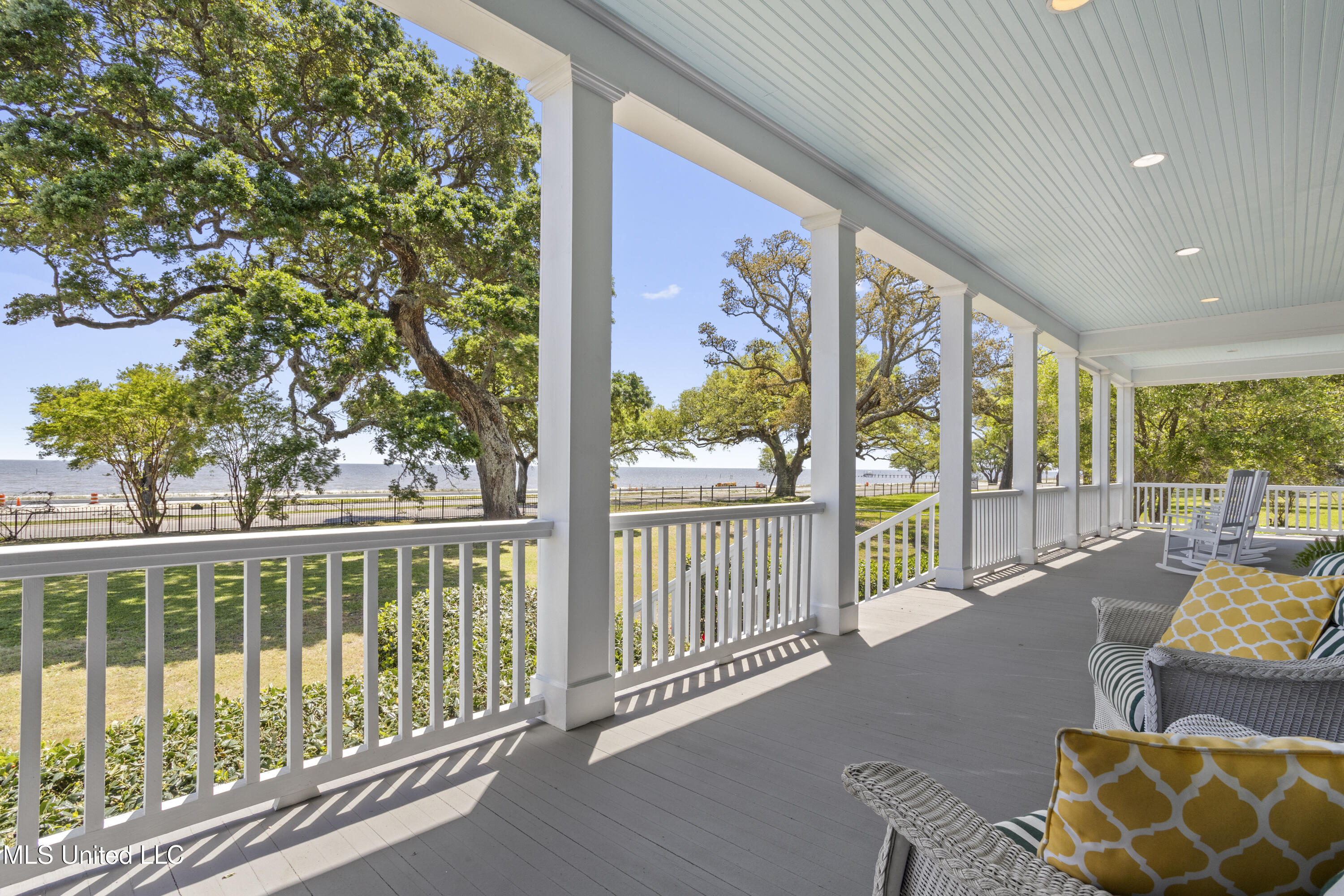 600 W Beach Boulevard Property Photo 7