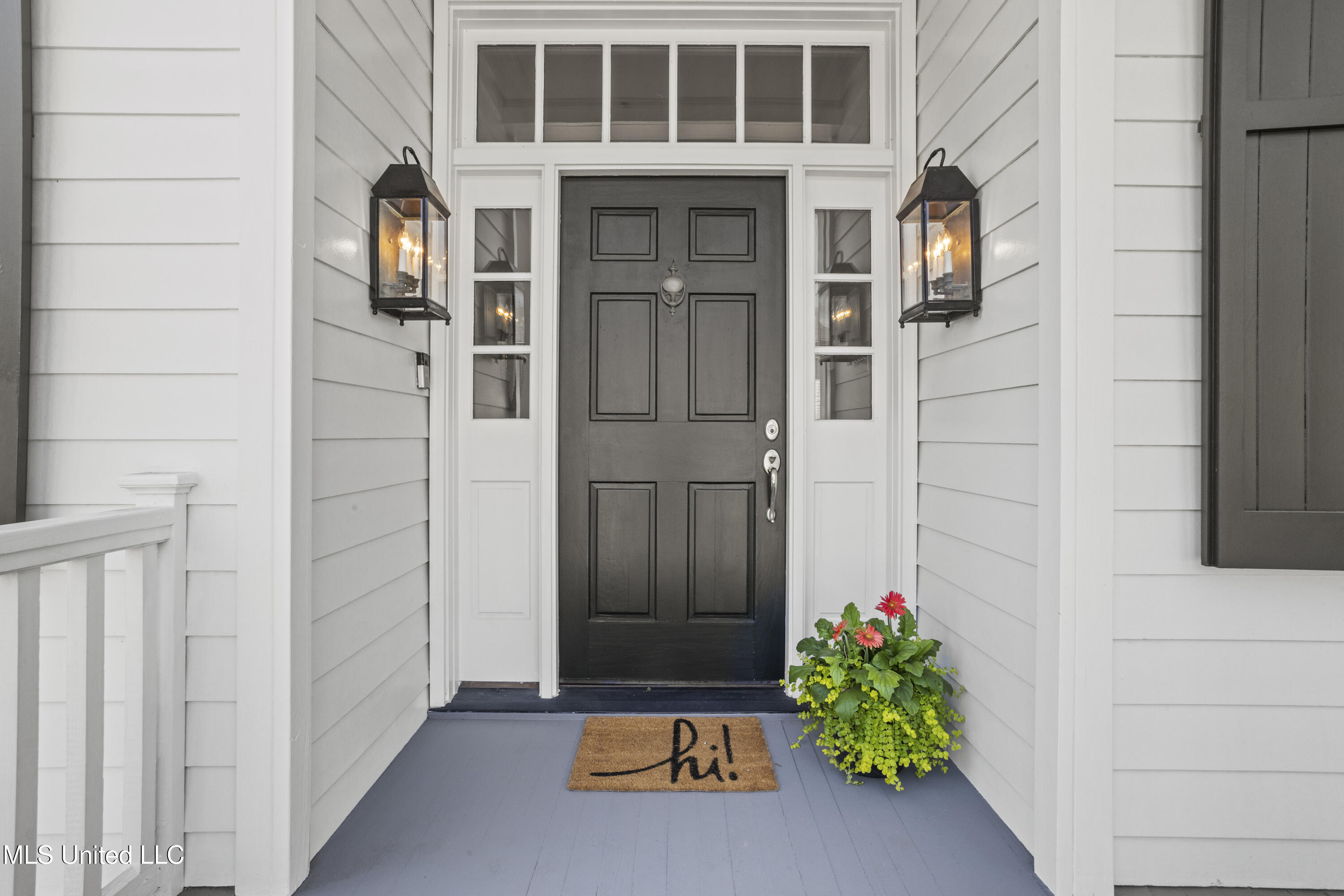 600 W Beach Boulevard Property Photo 13