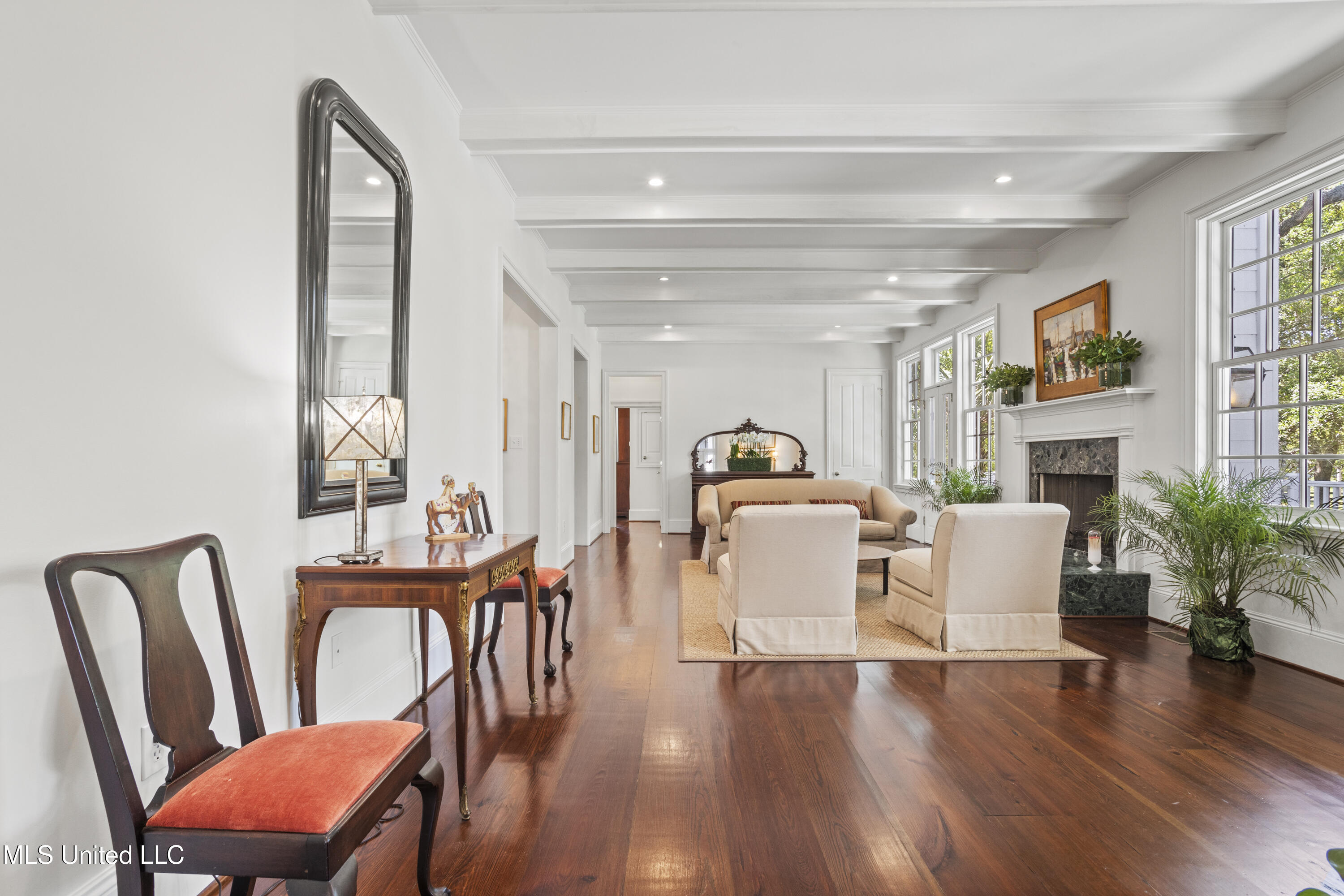 600 W Beach Boulevard Property Photo 16