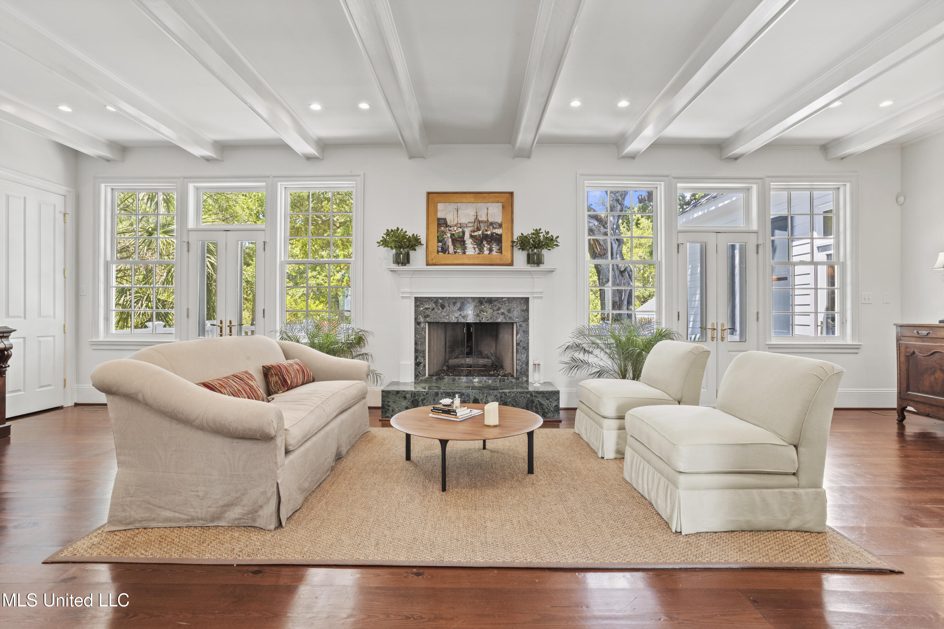 600 W Beach Boulevard Property Photo 17