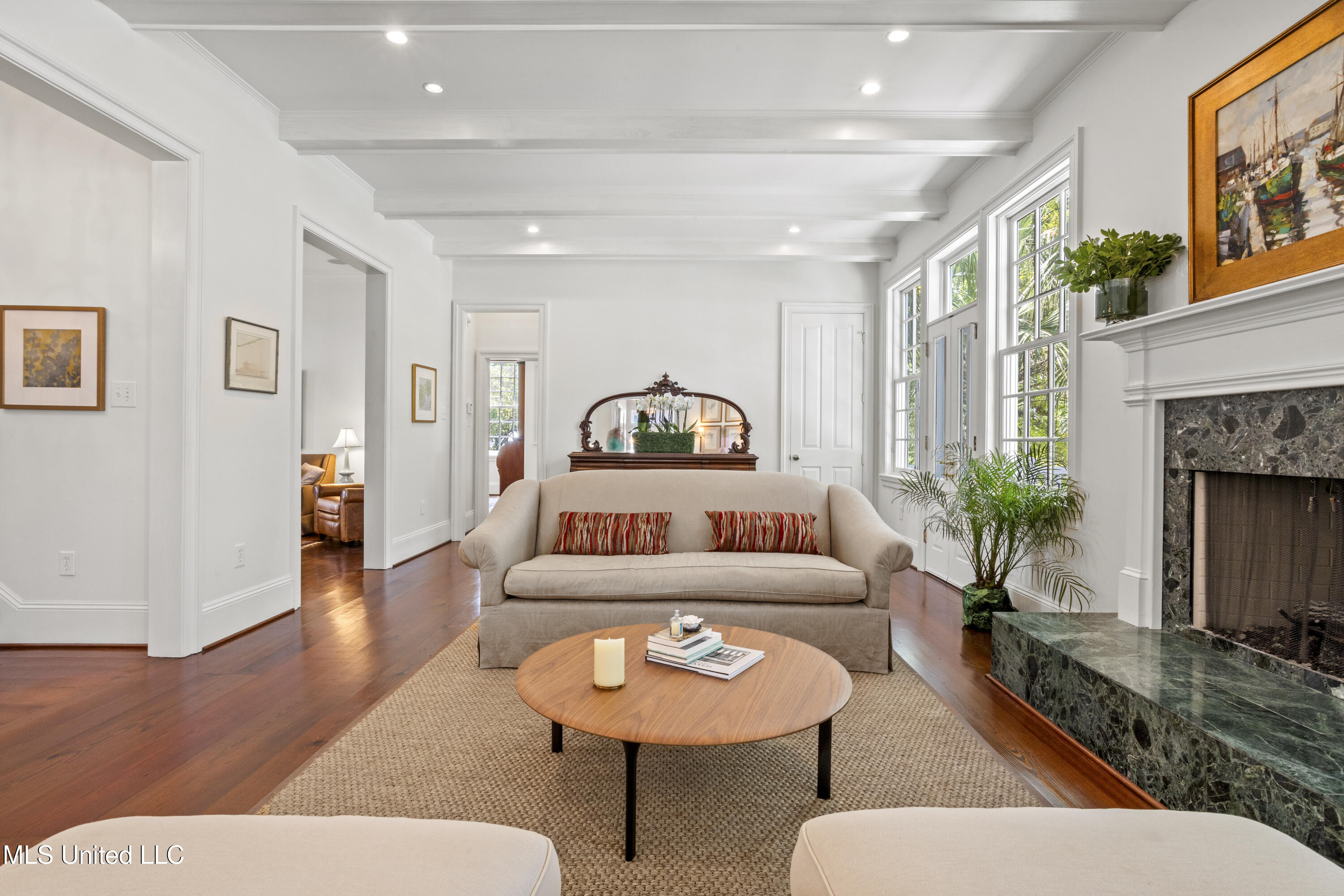 600 W Beach Boulevard Property Photo 18