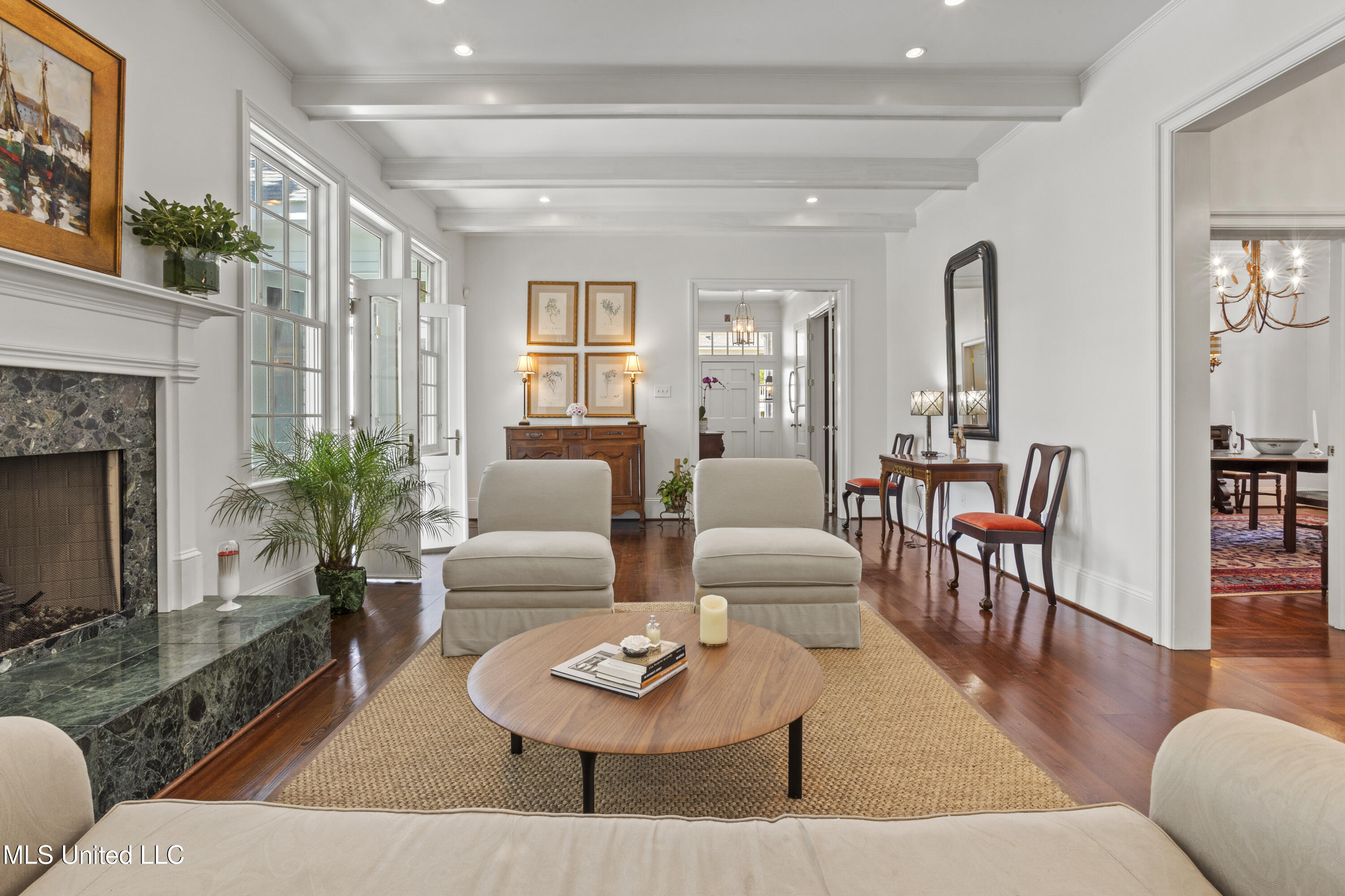 600 W Beach Boulevard Property Photo 19