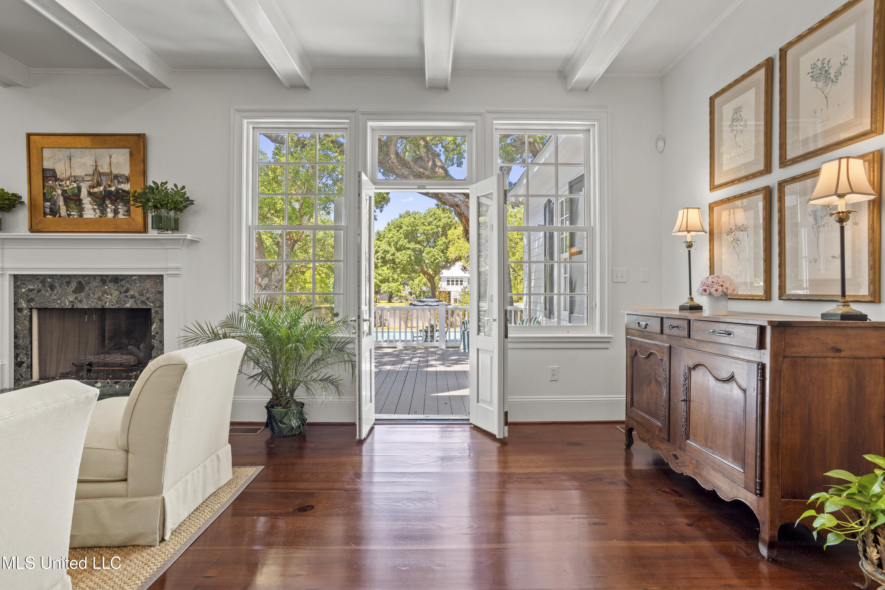 600 W Beach Boulevard Property Photo 20