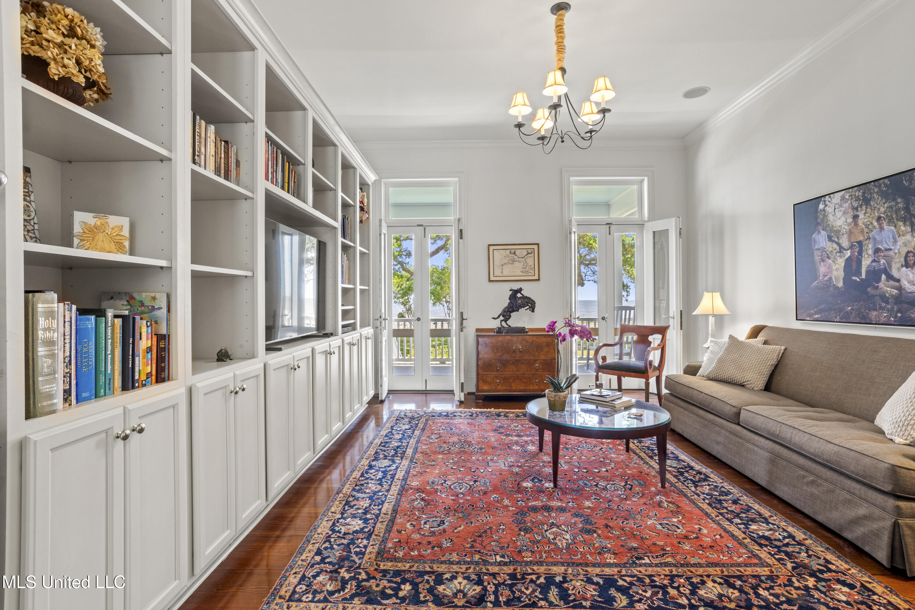 600 W Beach Boulevard Property Photo 22