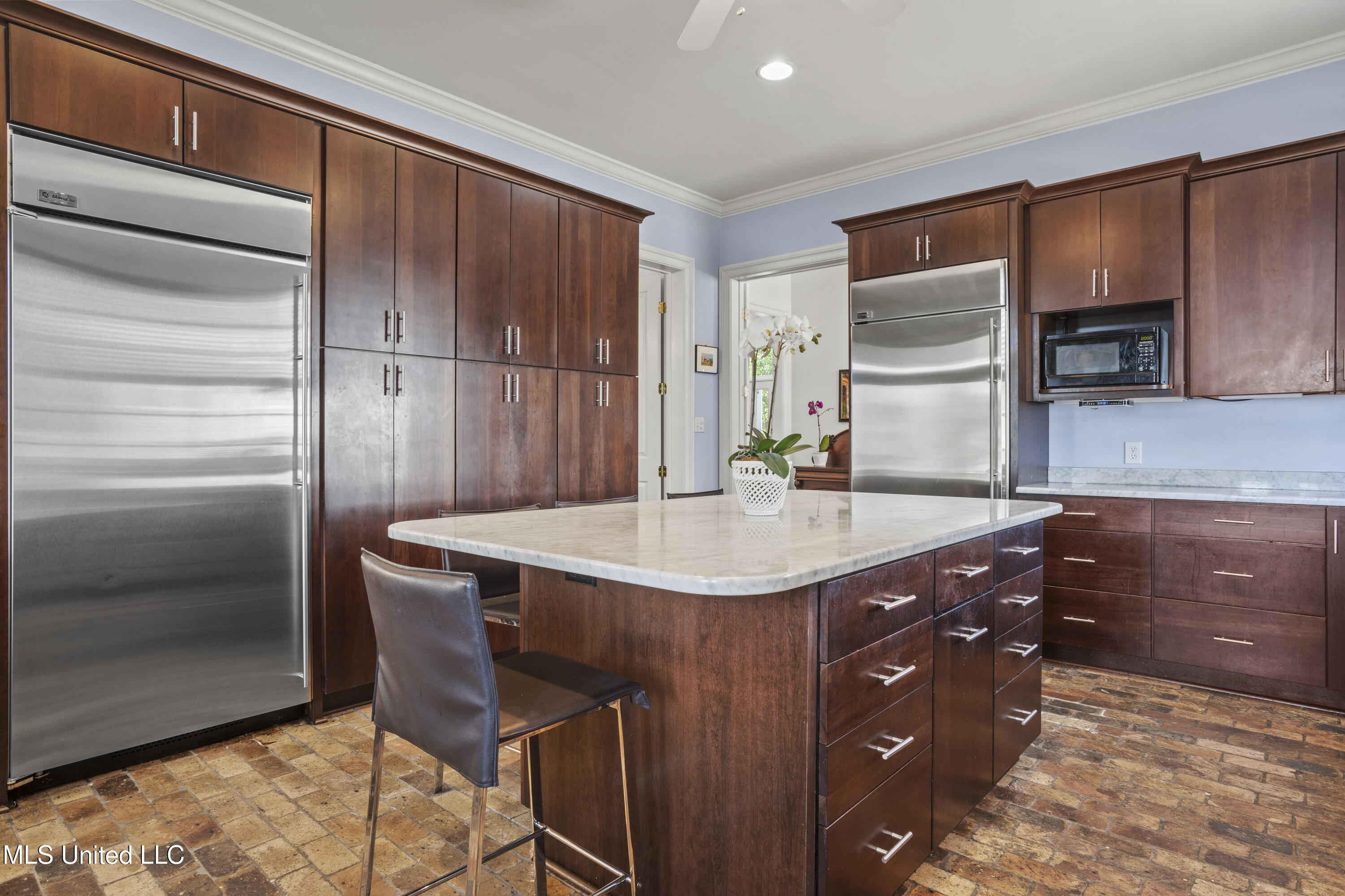 600 W Beach Boulevard Property Photo 28