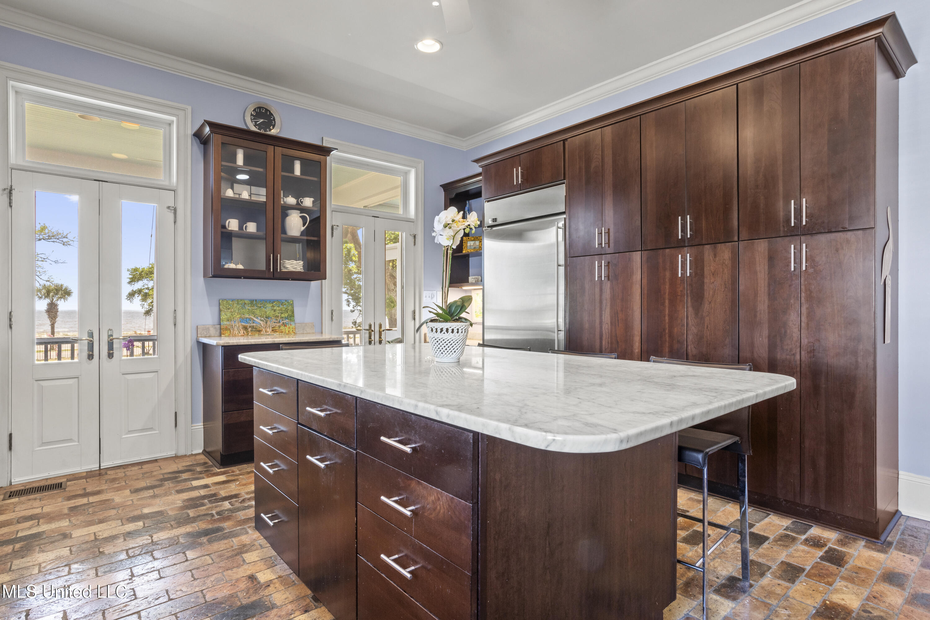 600 W Beach Boulevard Property Photo 29