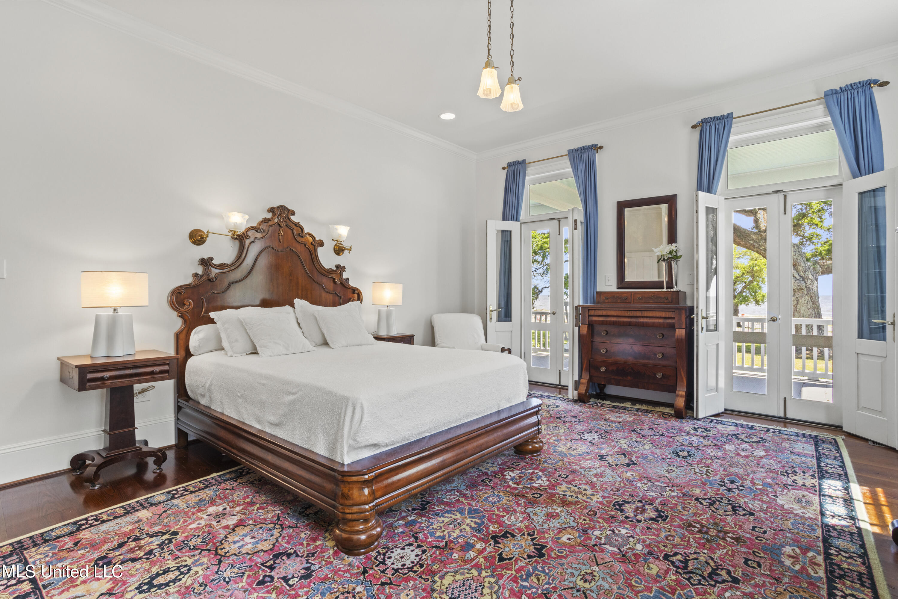 600 W Beach Boulevard Property Photo 33