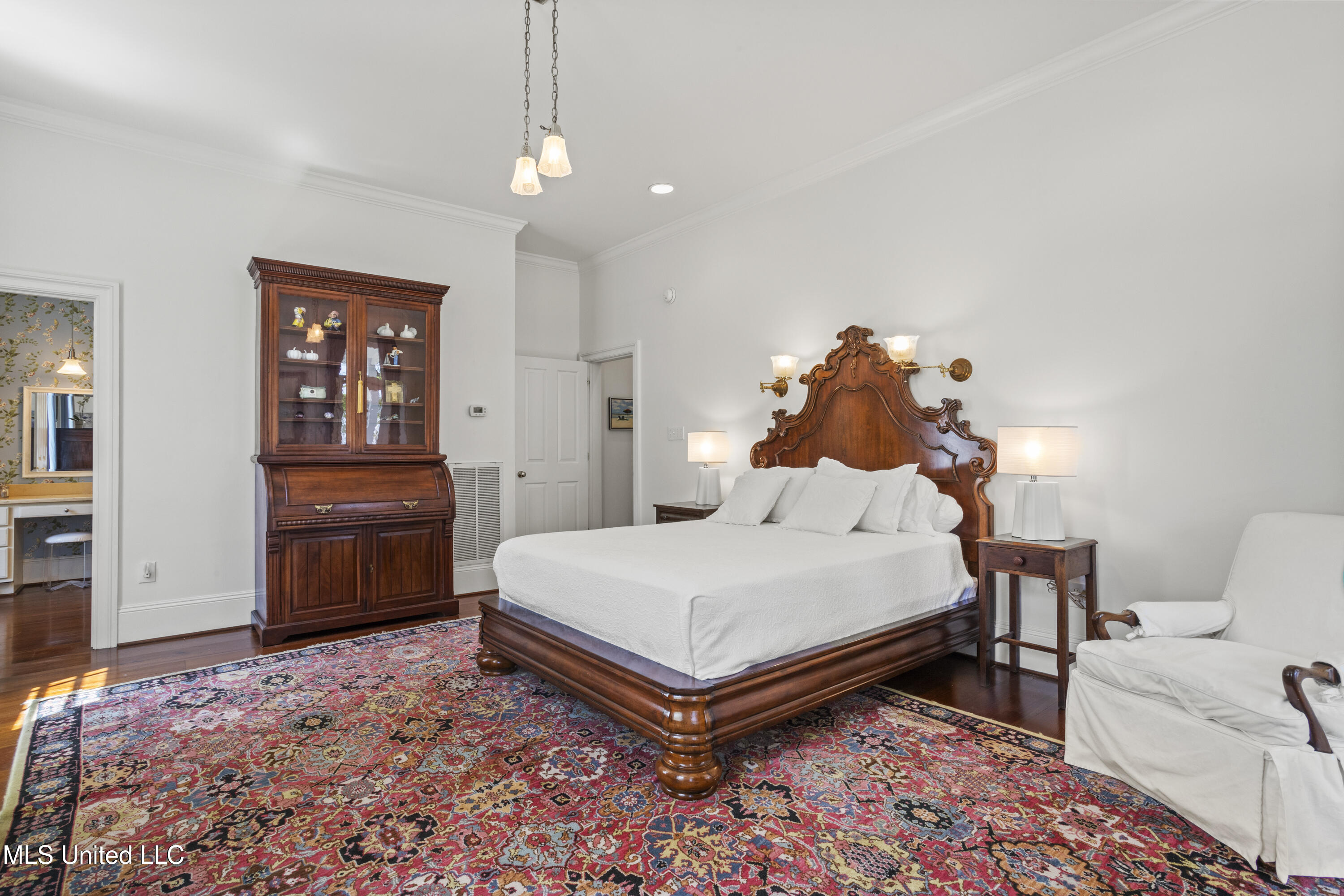 600 W Beach Boulevard Property Photo 35