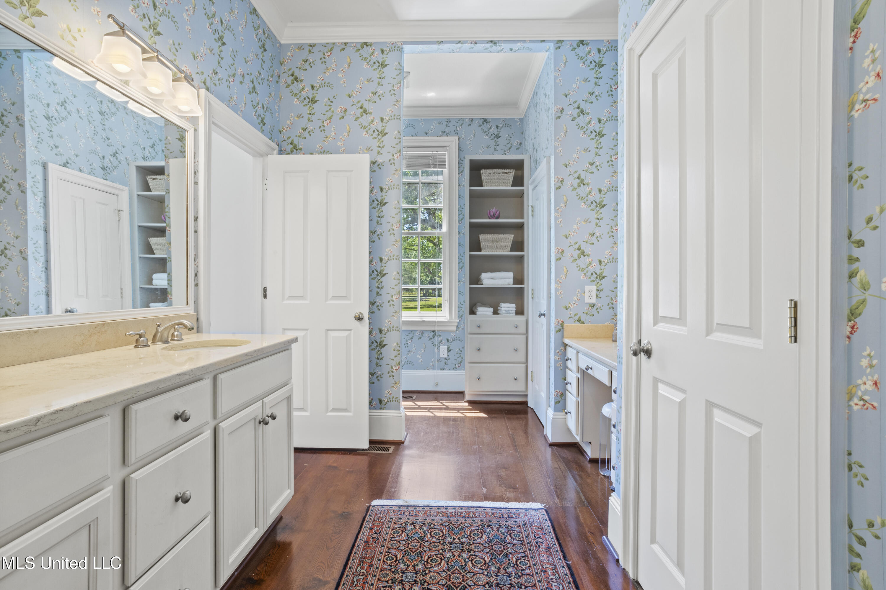 600 W Beach Boulevard Property Photo 38