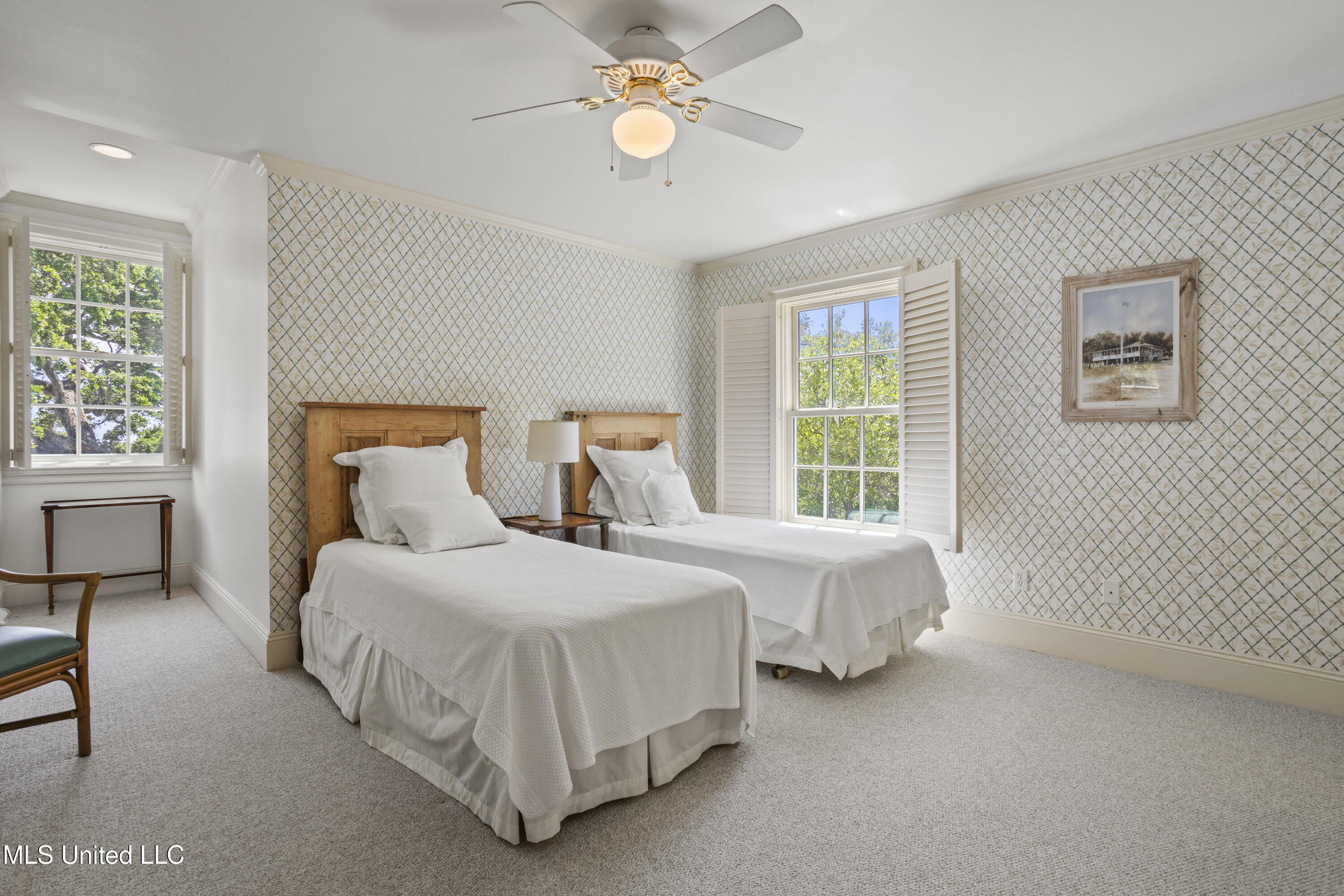 600 W Beach Boulevard Property Photo 47