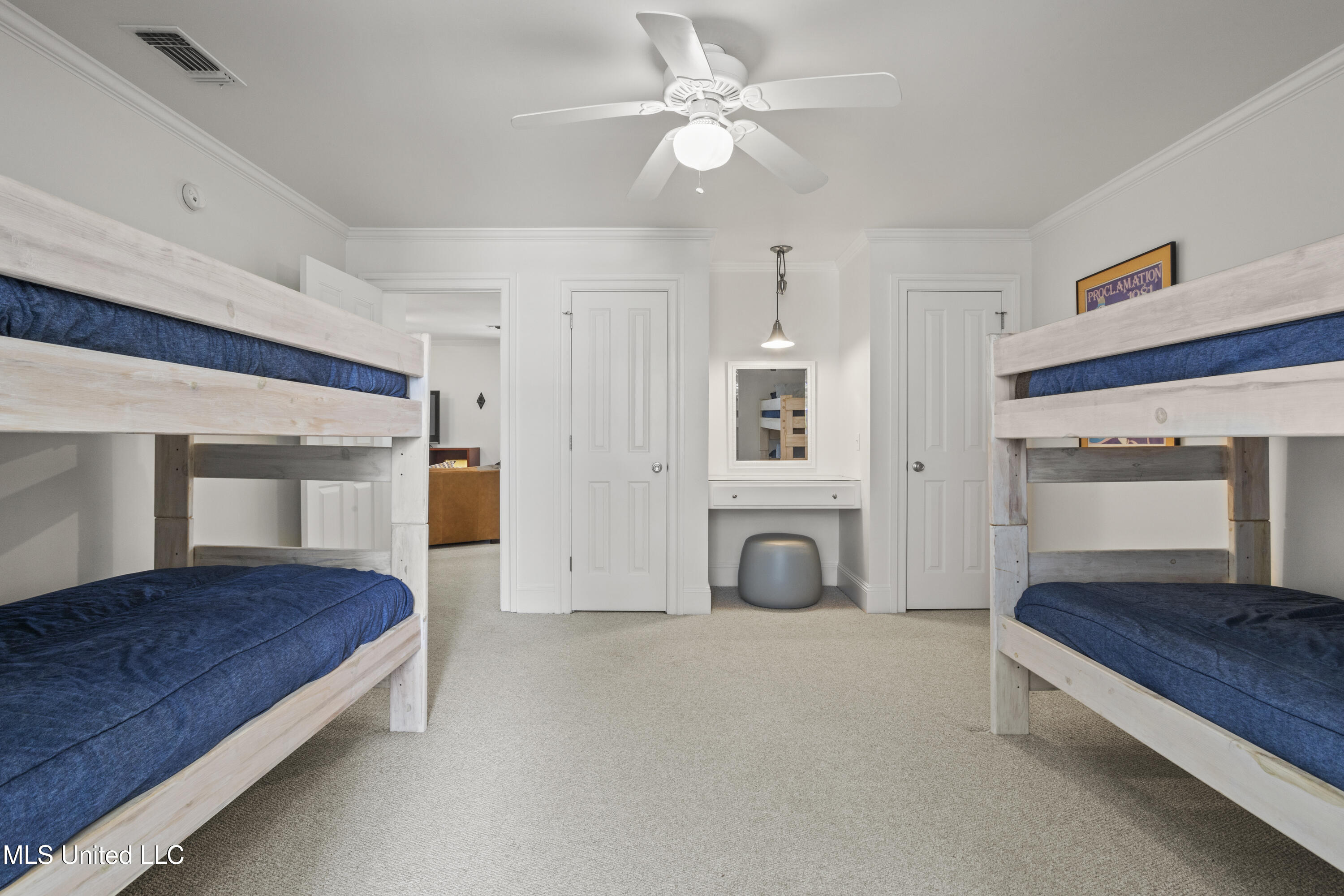 600 W Beach Boulevard Property Photo 52