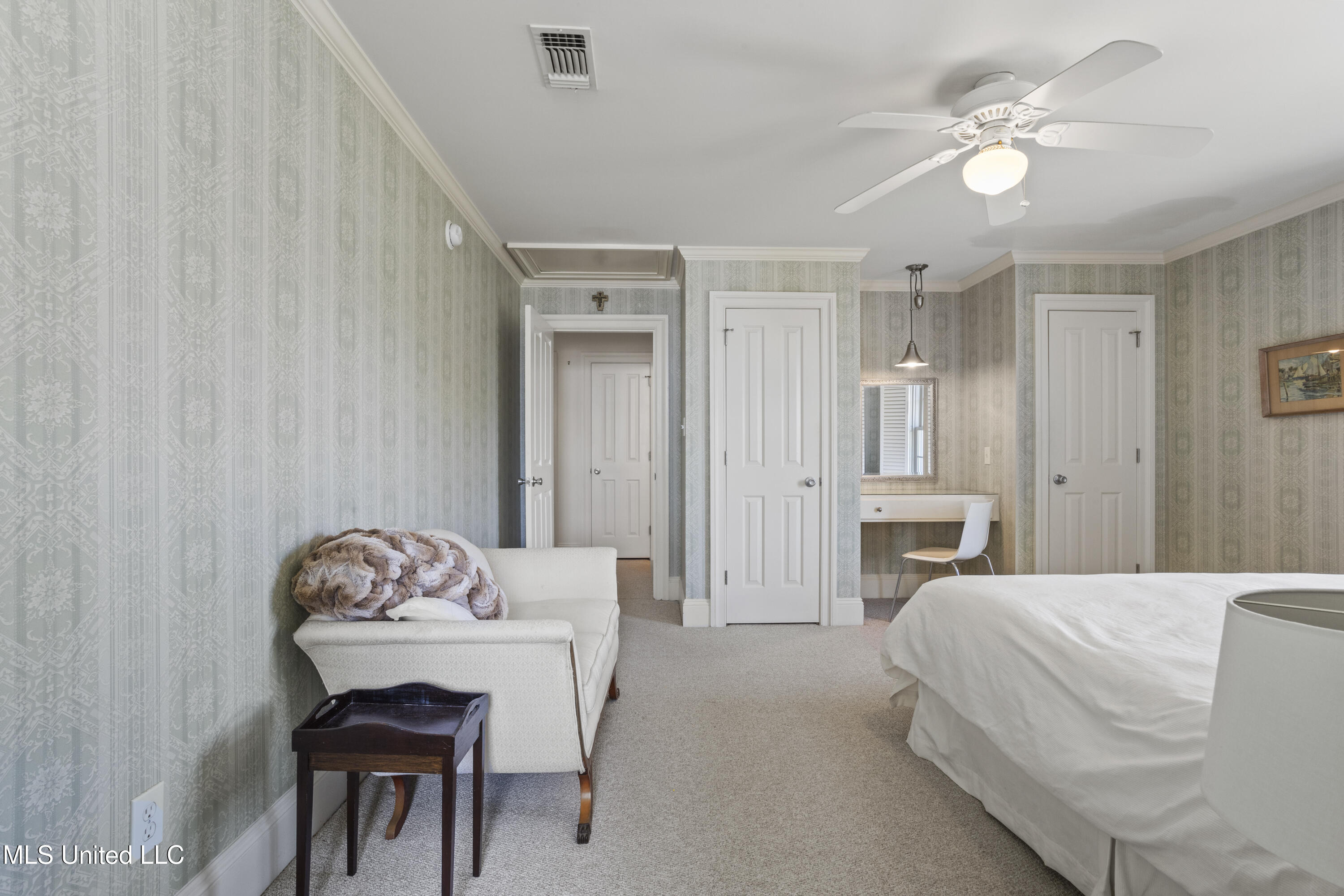 600 W Beach Boulevard Property Photo 55