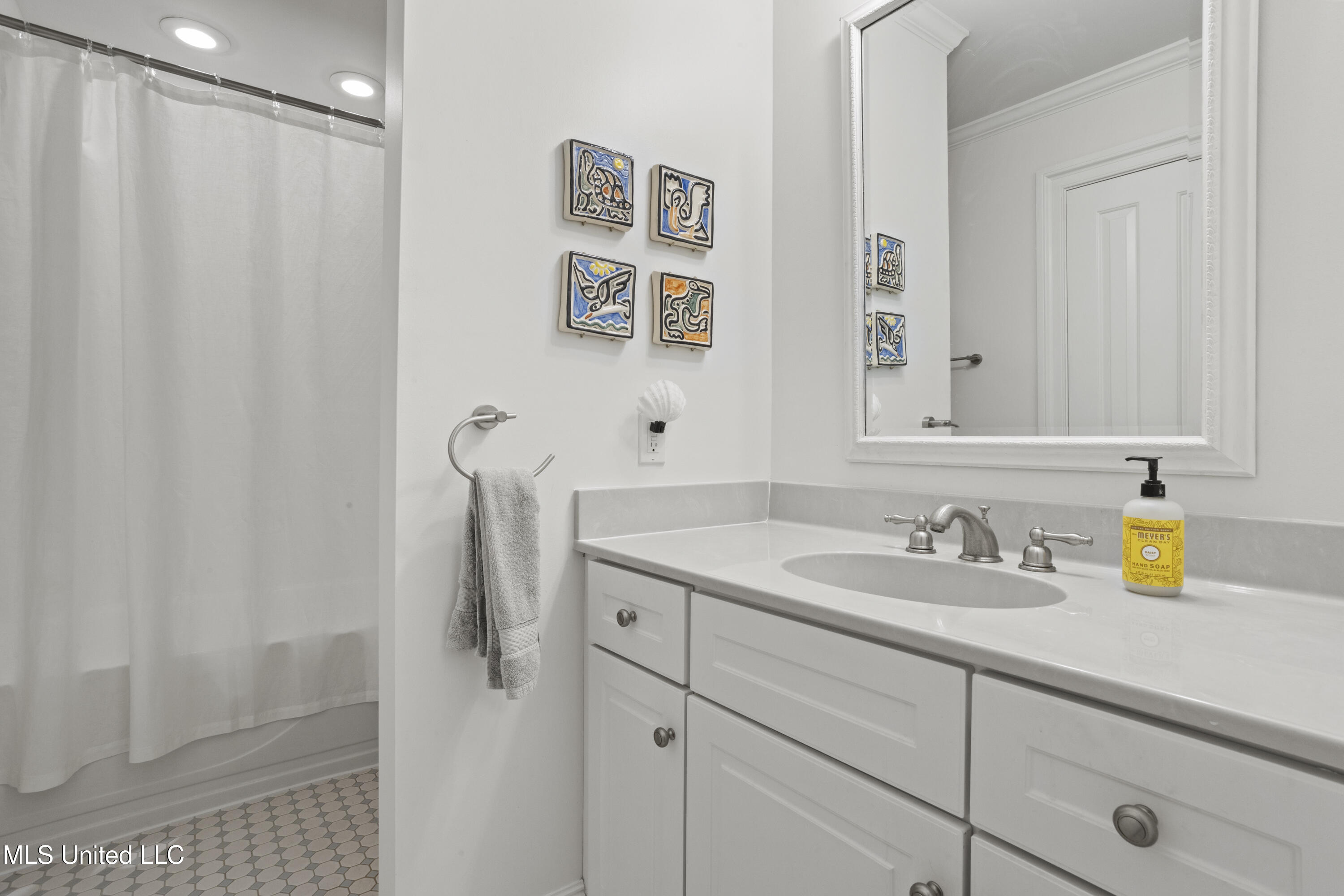 600 W Beach Boulevard Property Photo 56