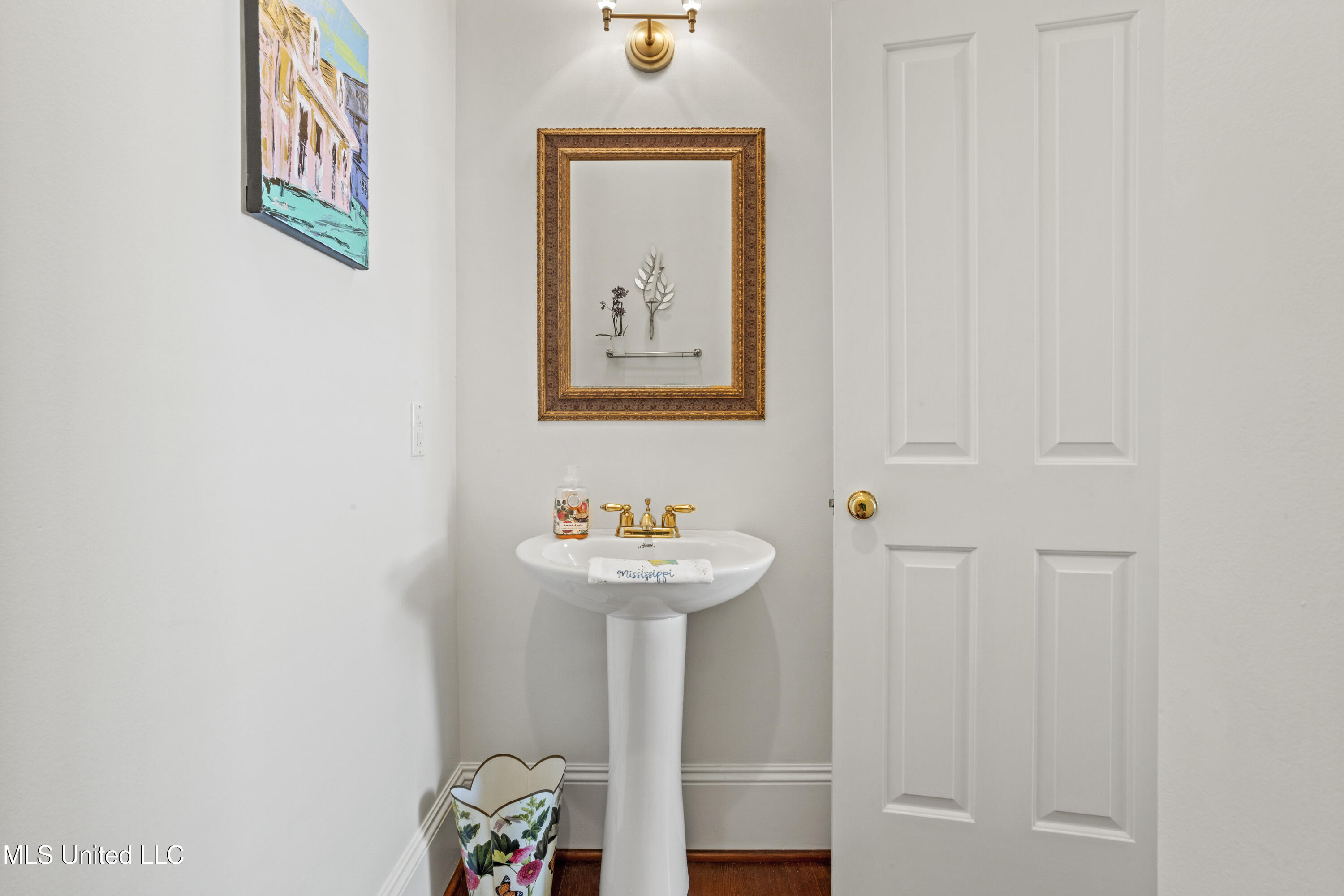 600 W Beach Boulevard Property Photo 59