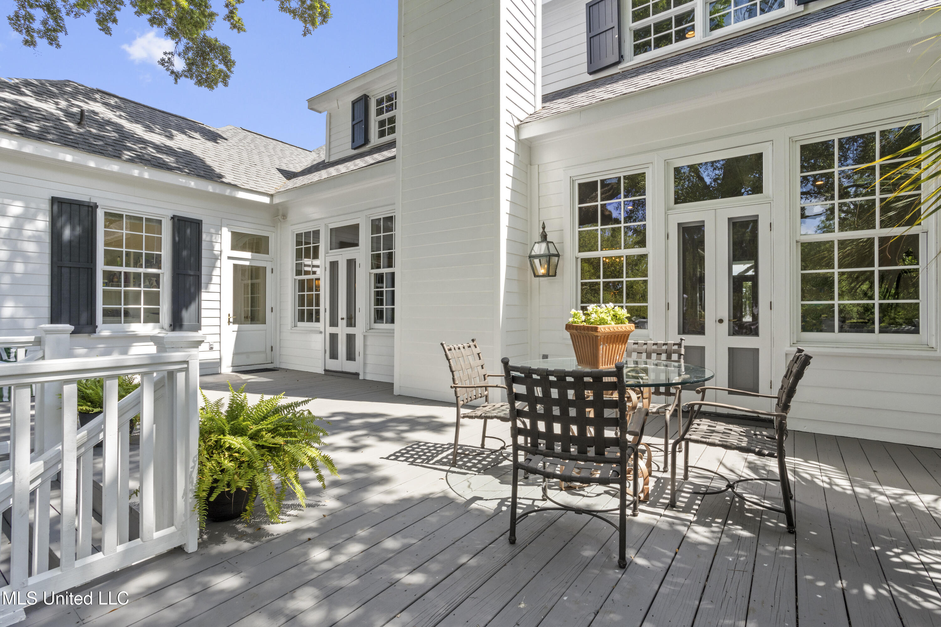 600 W Beach Boulevard Property Photo 61