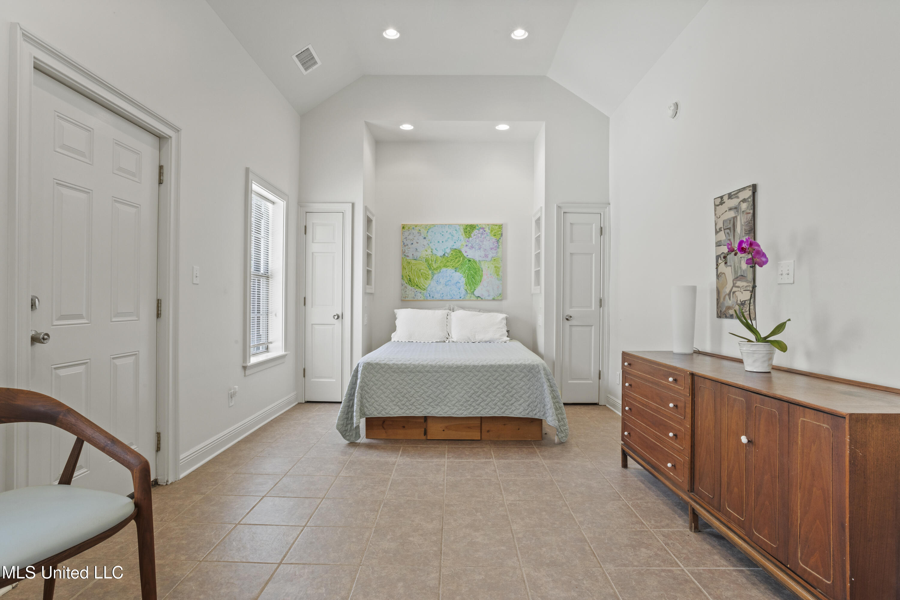 600 W Beach Boulevard Property Photo 69