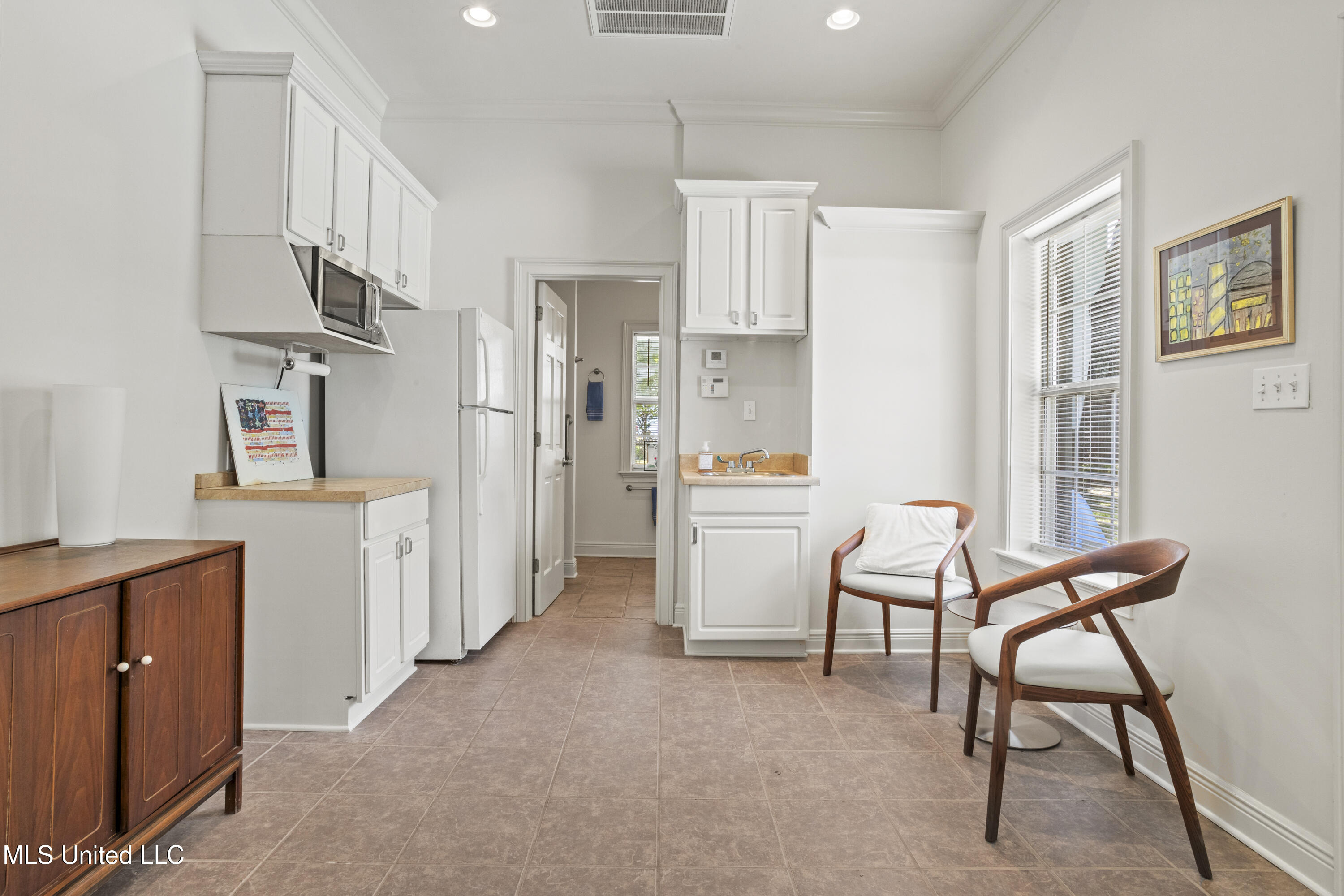 600 W Beach Boulevard Property Photo 70