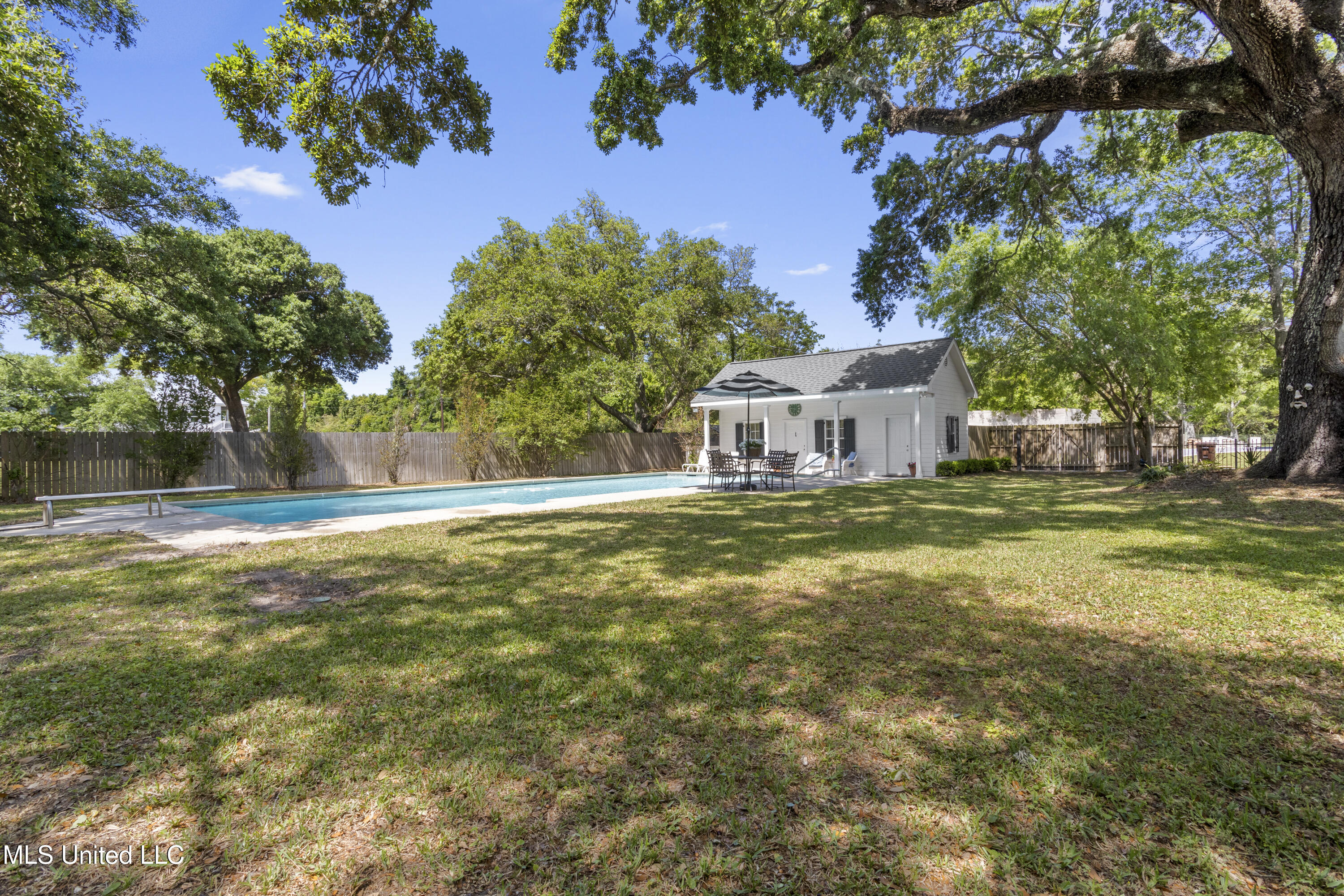 600 W Beach Boulevard Property Photo 75