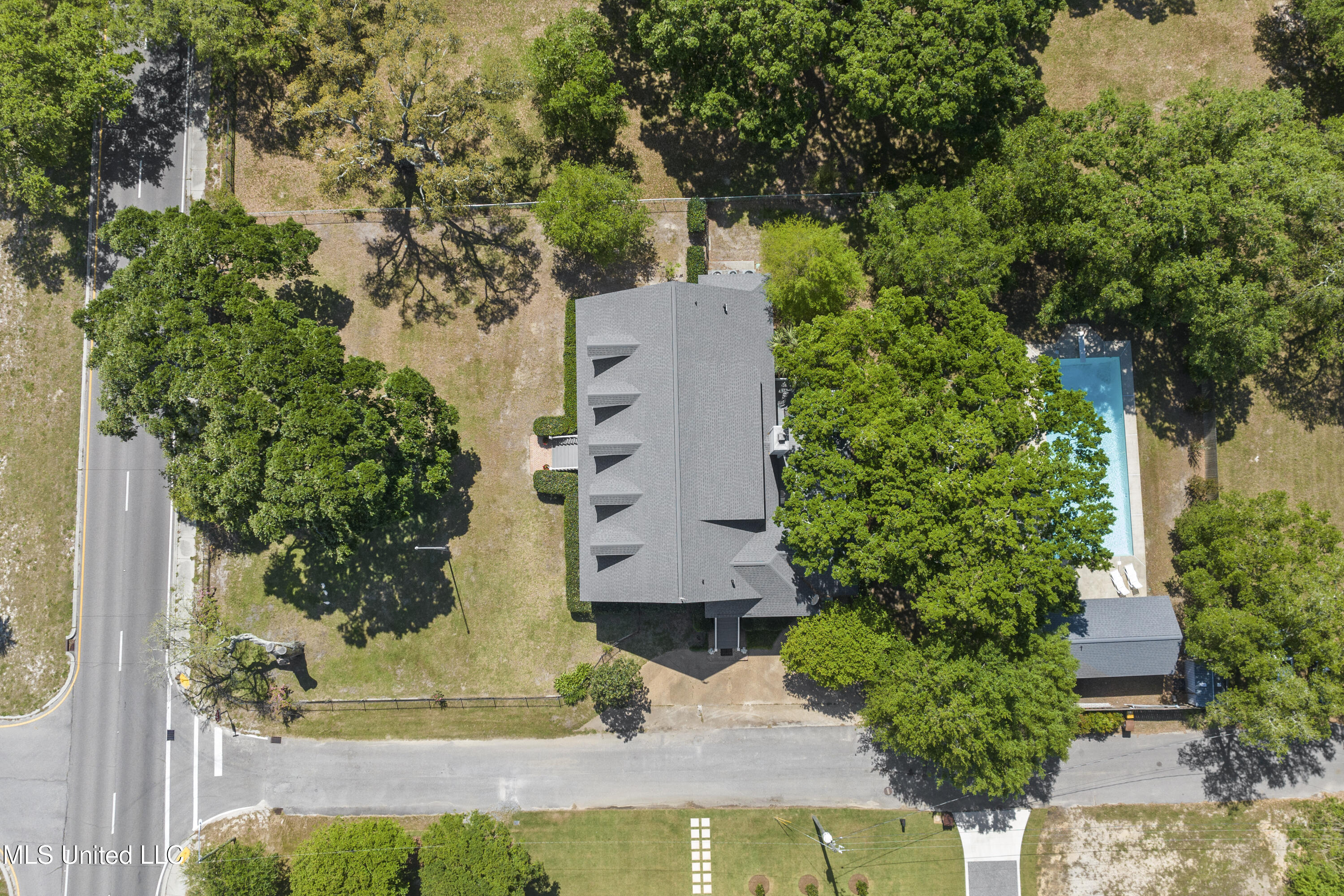 600 W Beach Boulevard Property Photo 79