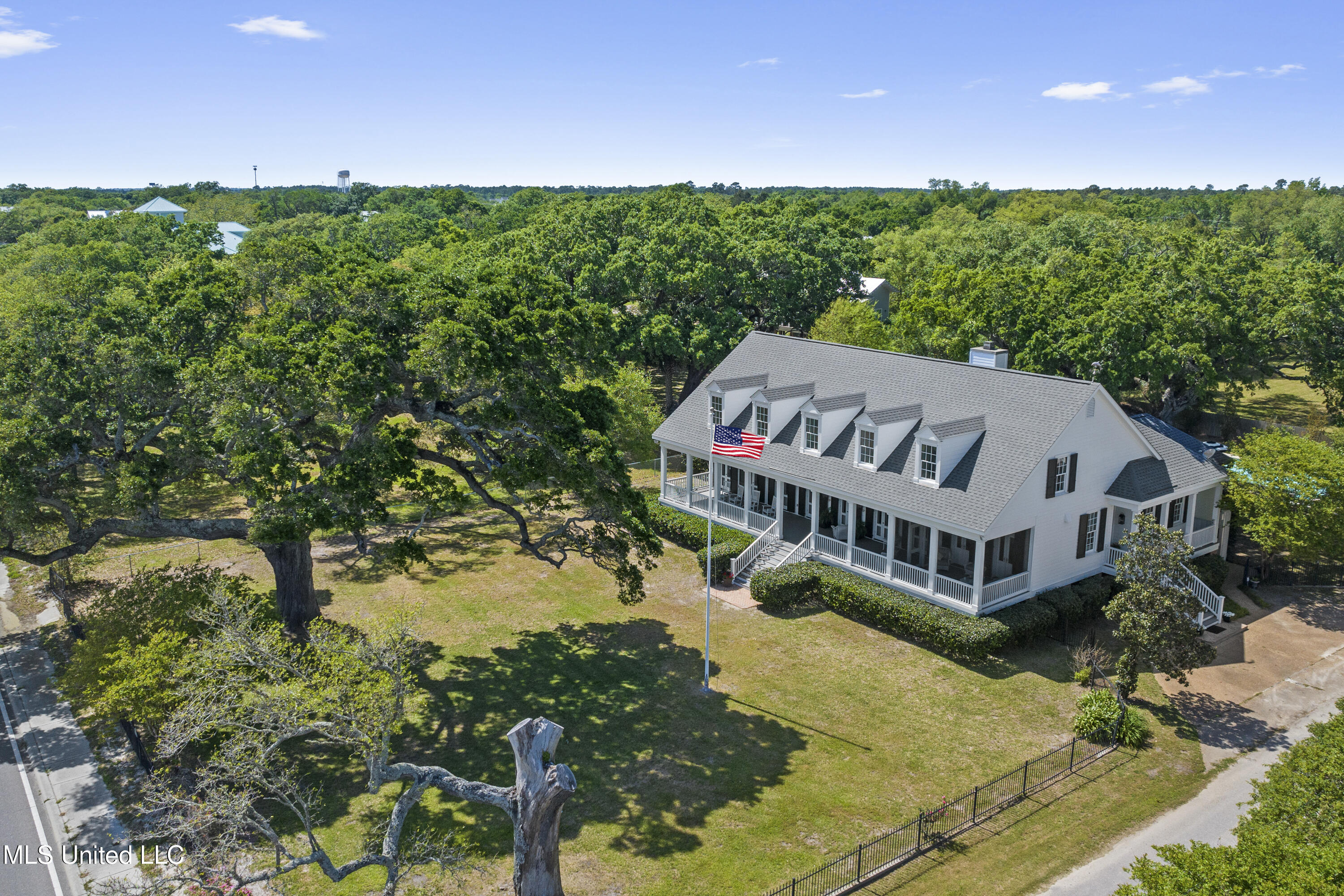 600 W Beach Boulevard Property Photo 83