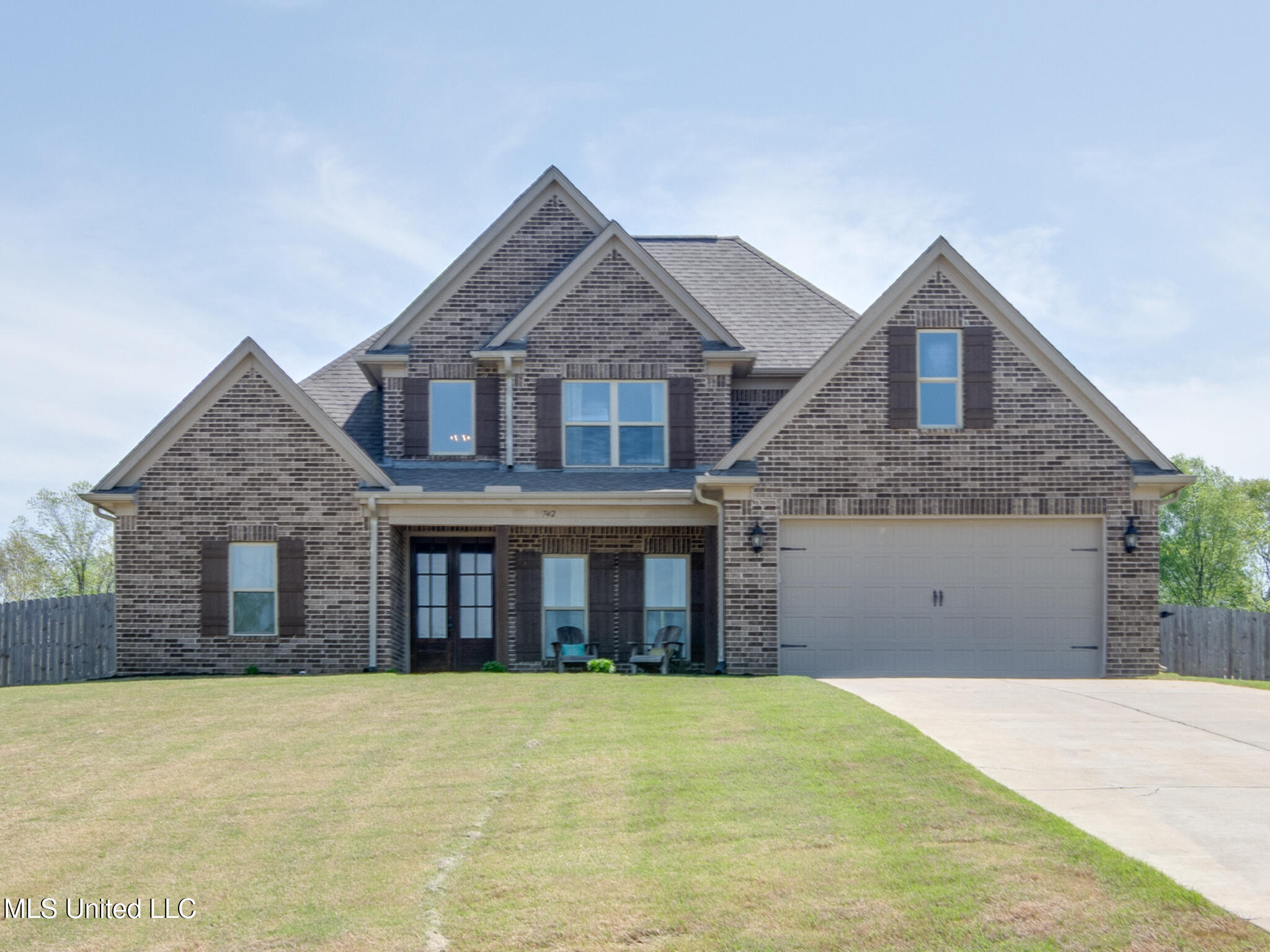 742 Moore Loop Property Photo 1