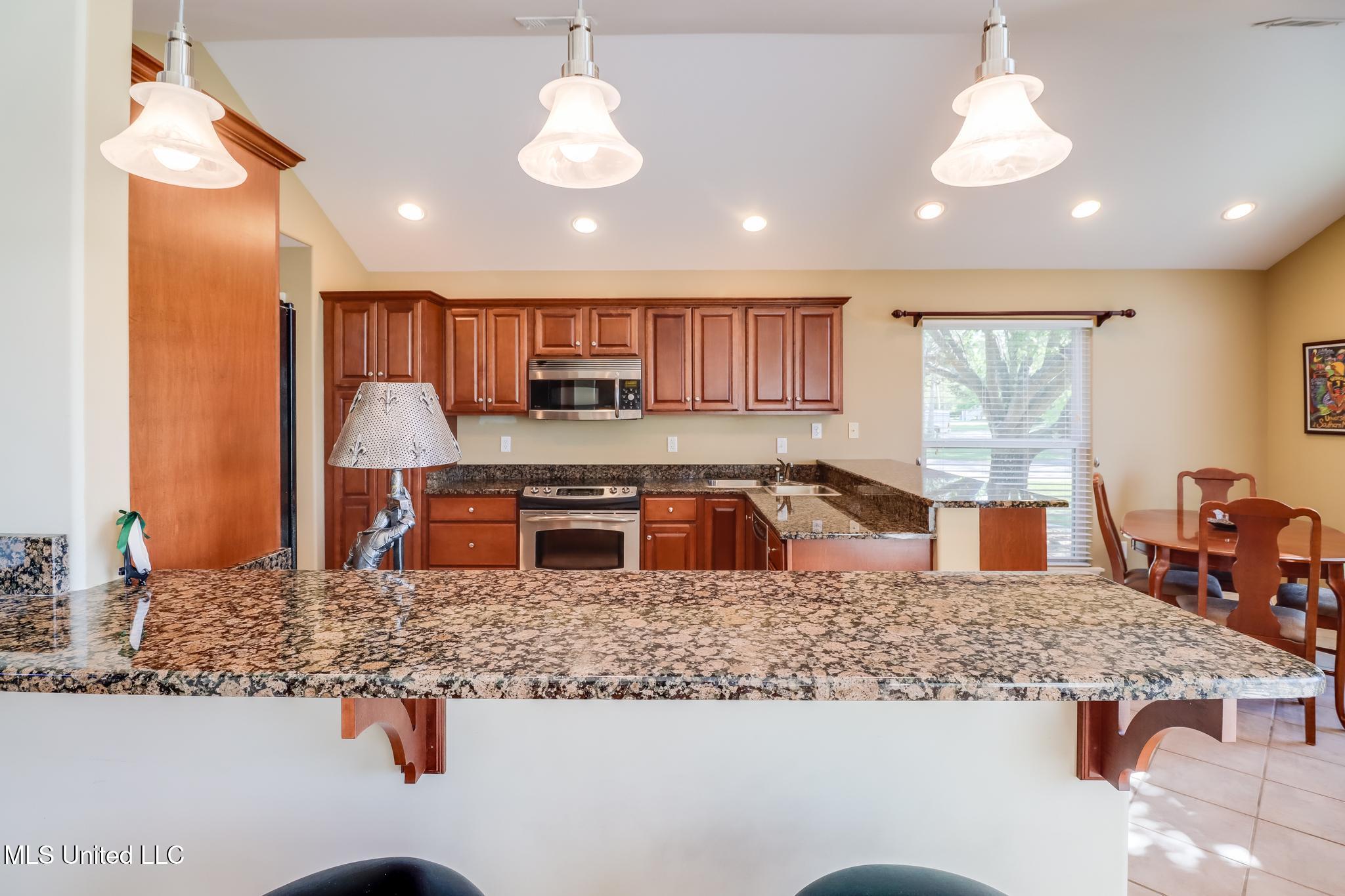 1296 John Evans Drive Property Photo 4