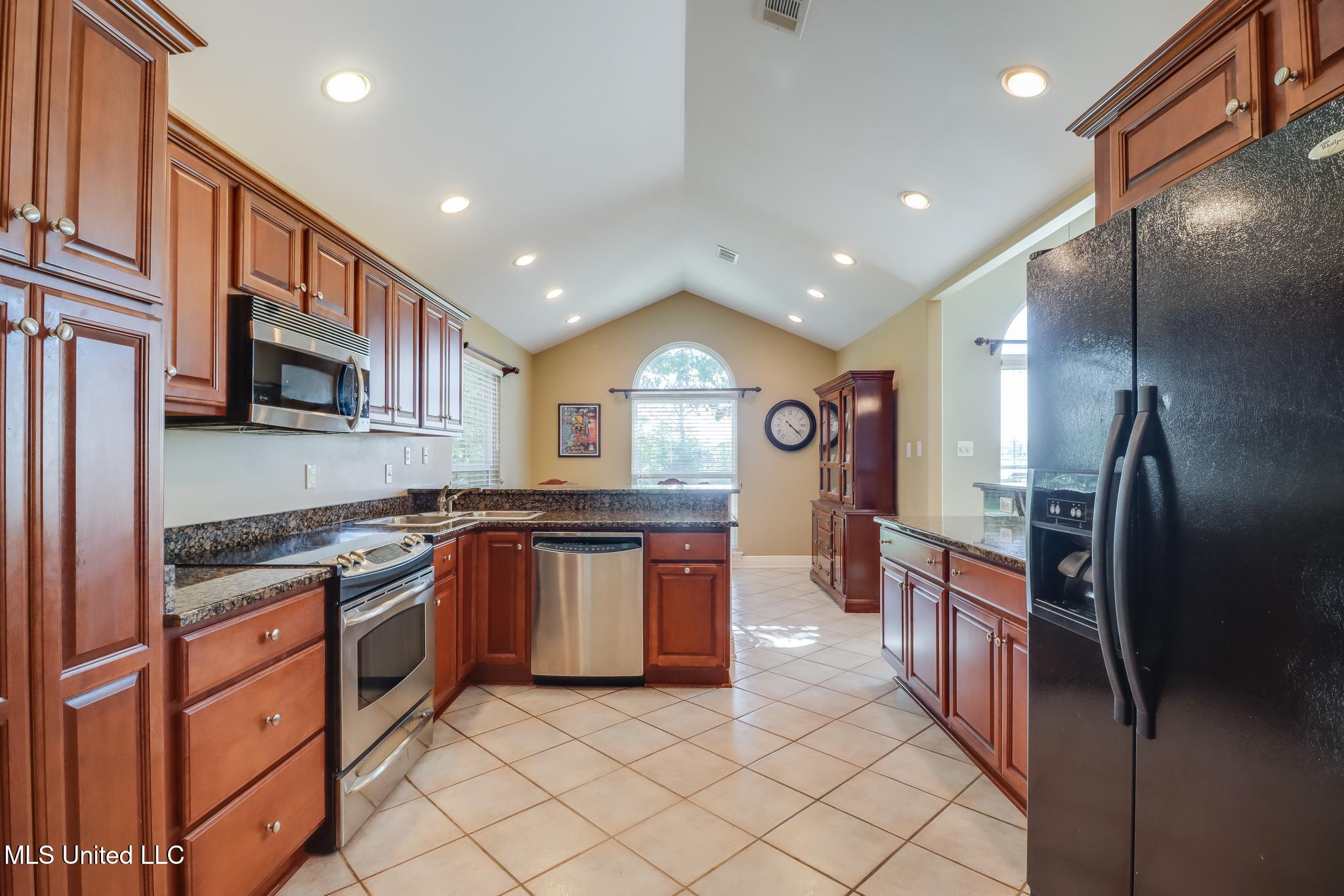 1296 John Evans Drive Property Photo 8