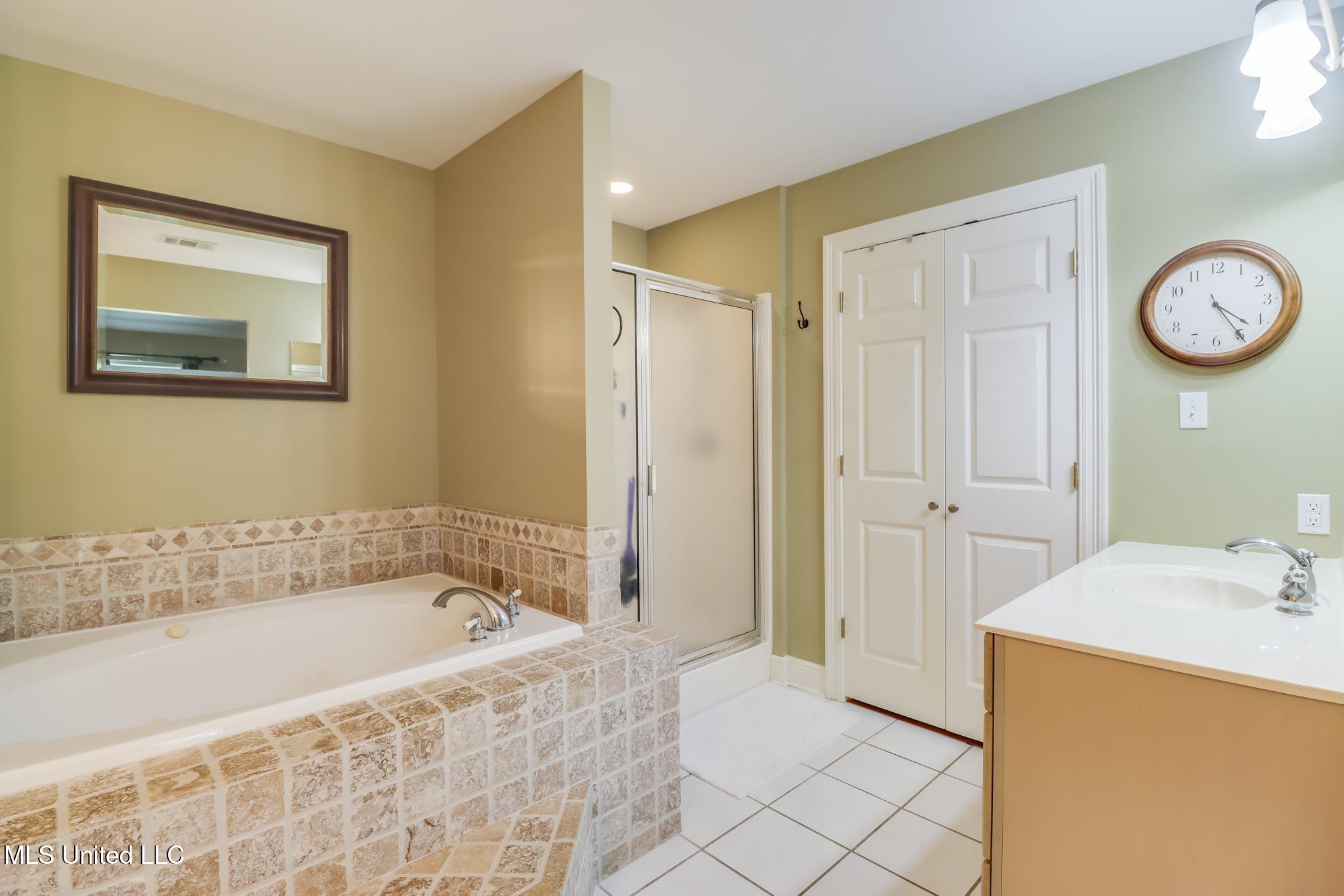 1296 John Evans Drive Property Photo 12