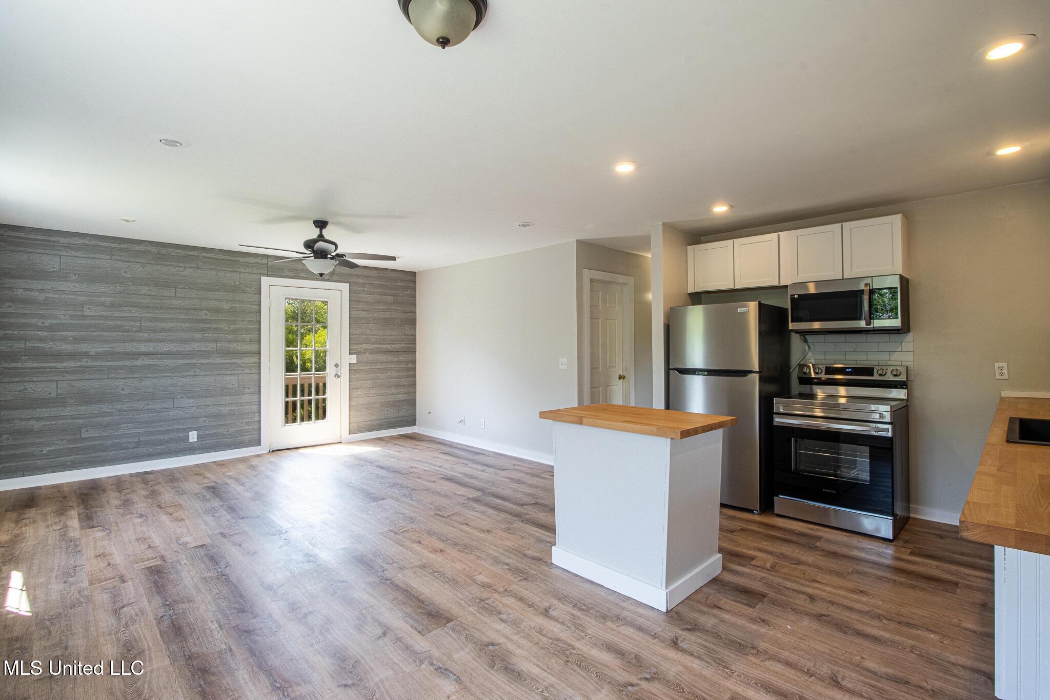 5163 Forrest Avenue Property Photo 7