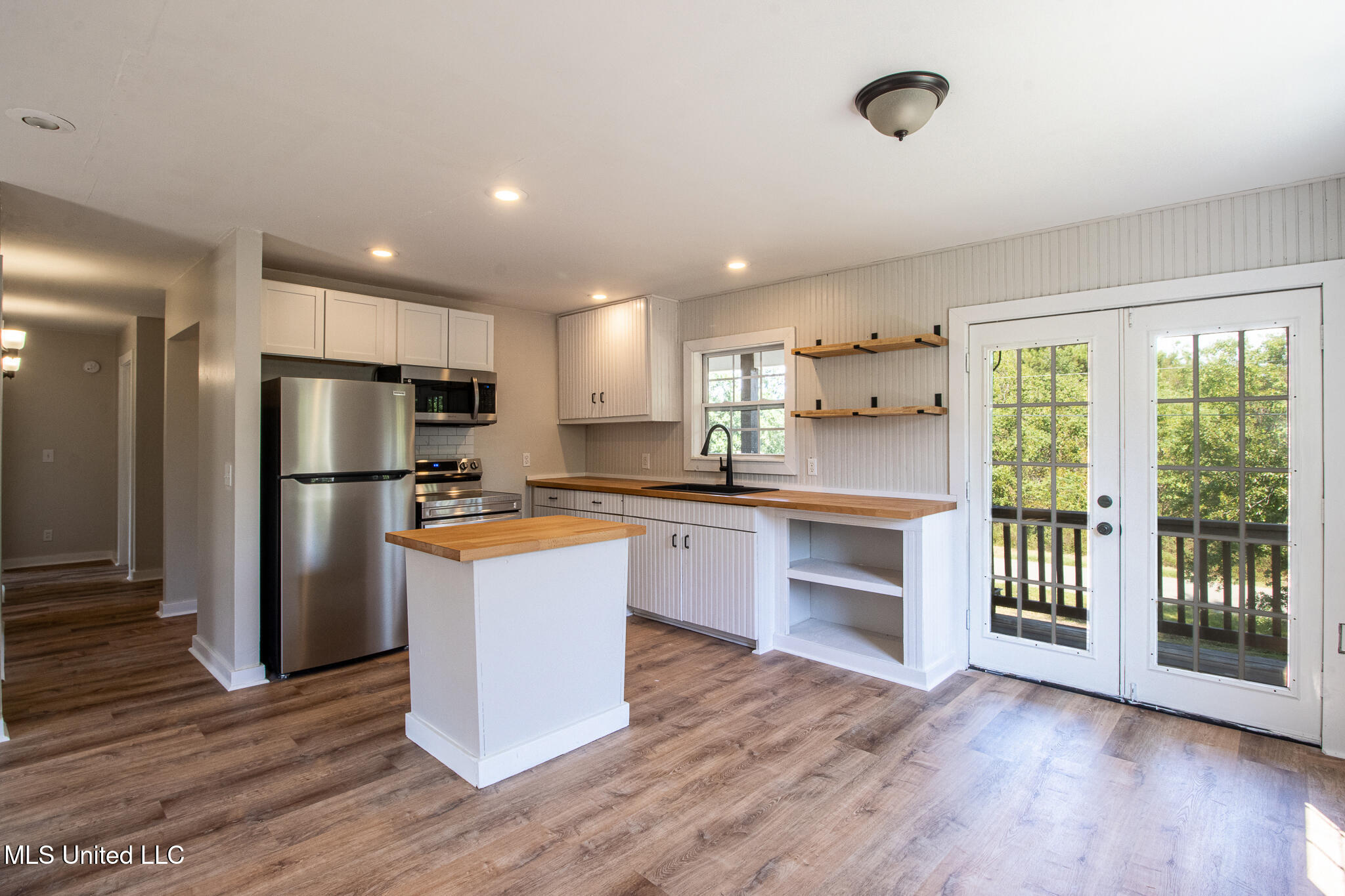 5163 Forrest Avenue Property Photo 8
