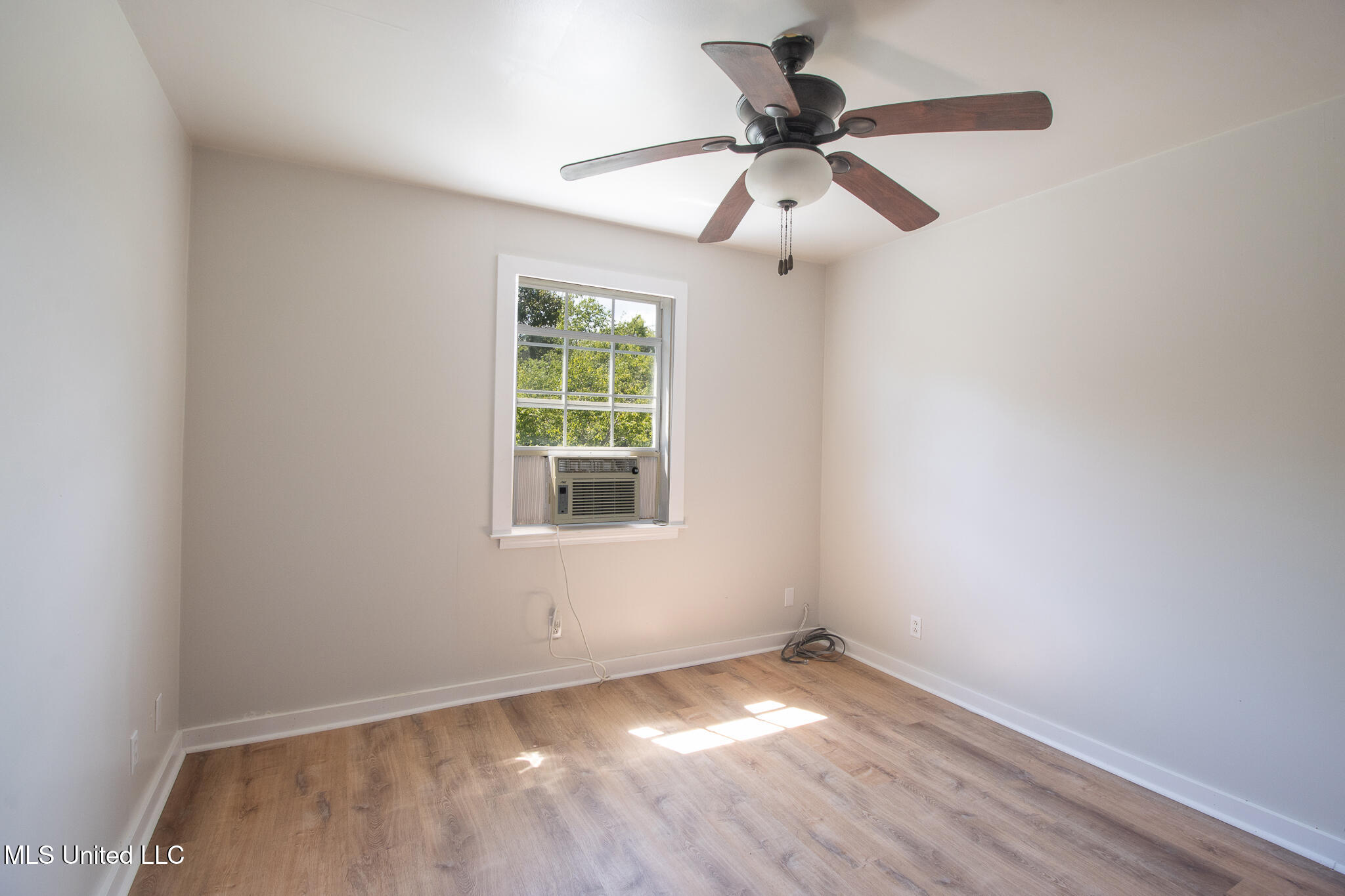 5163 Forrest Avenue Property Photo 14