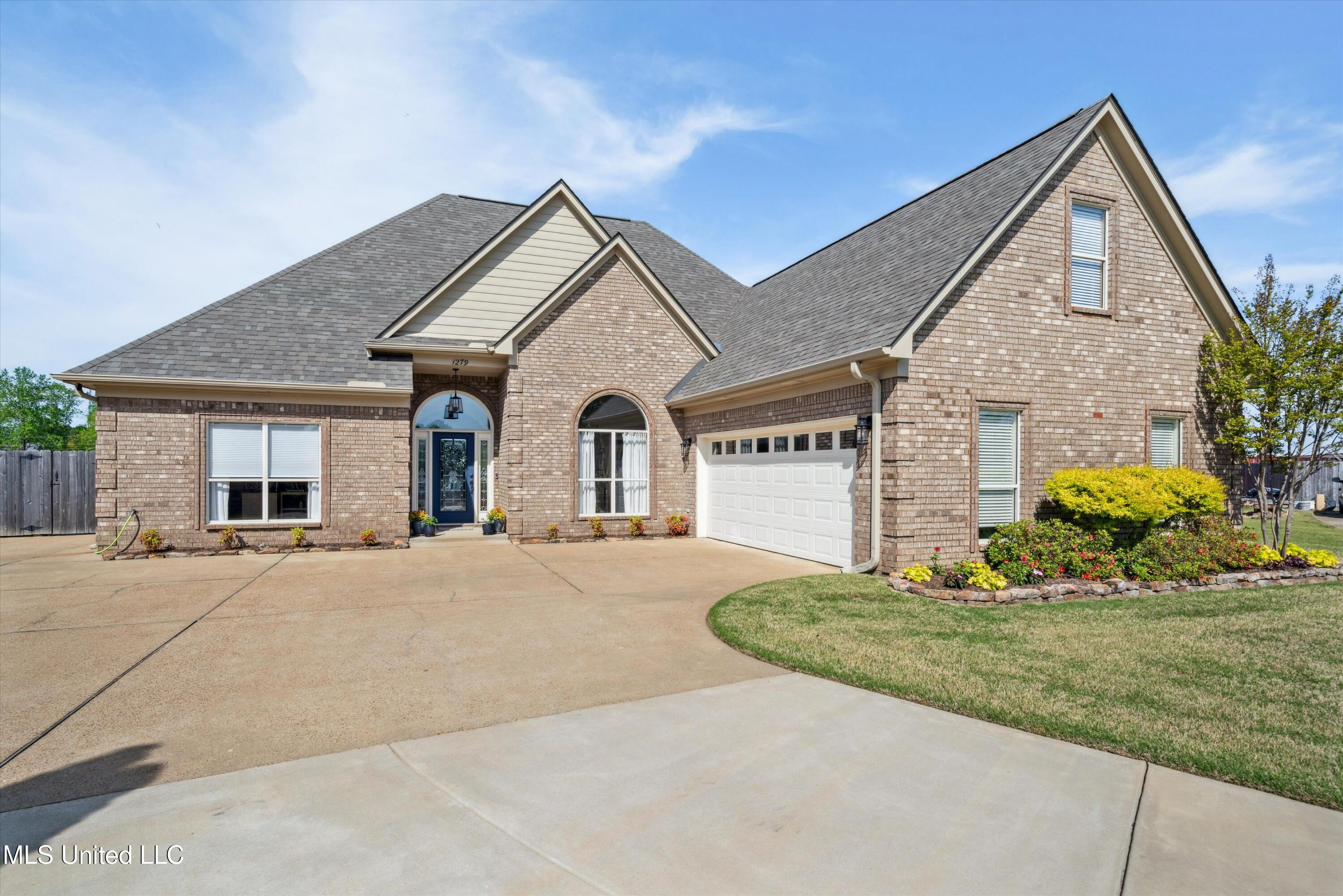 1279 Vernon Cove Property Photo 1