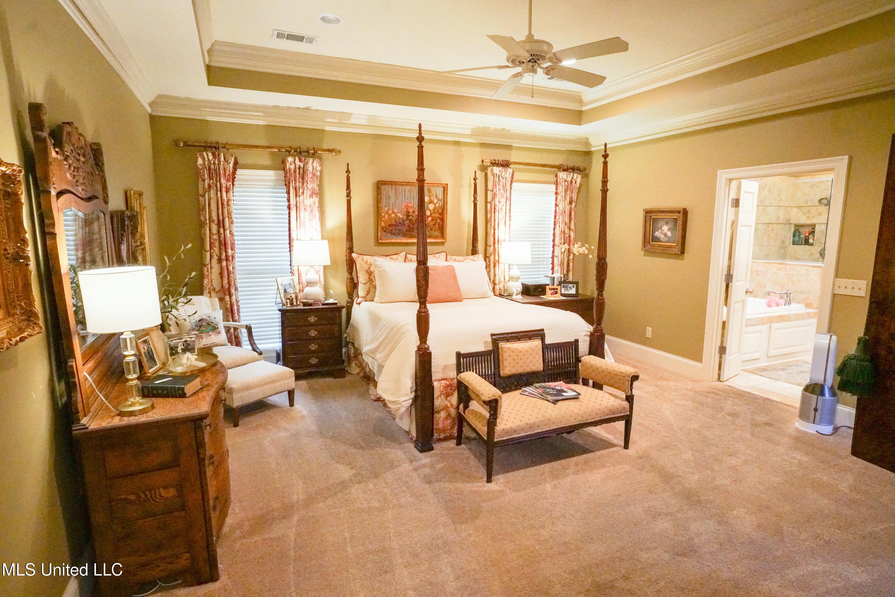 908 Newland Street Property Photo 20