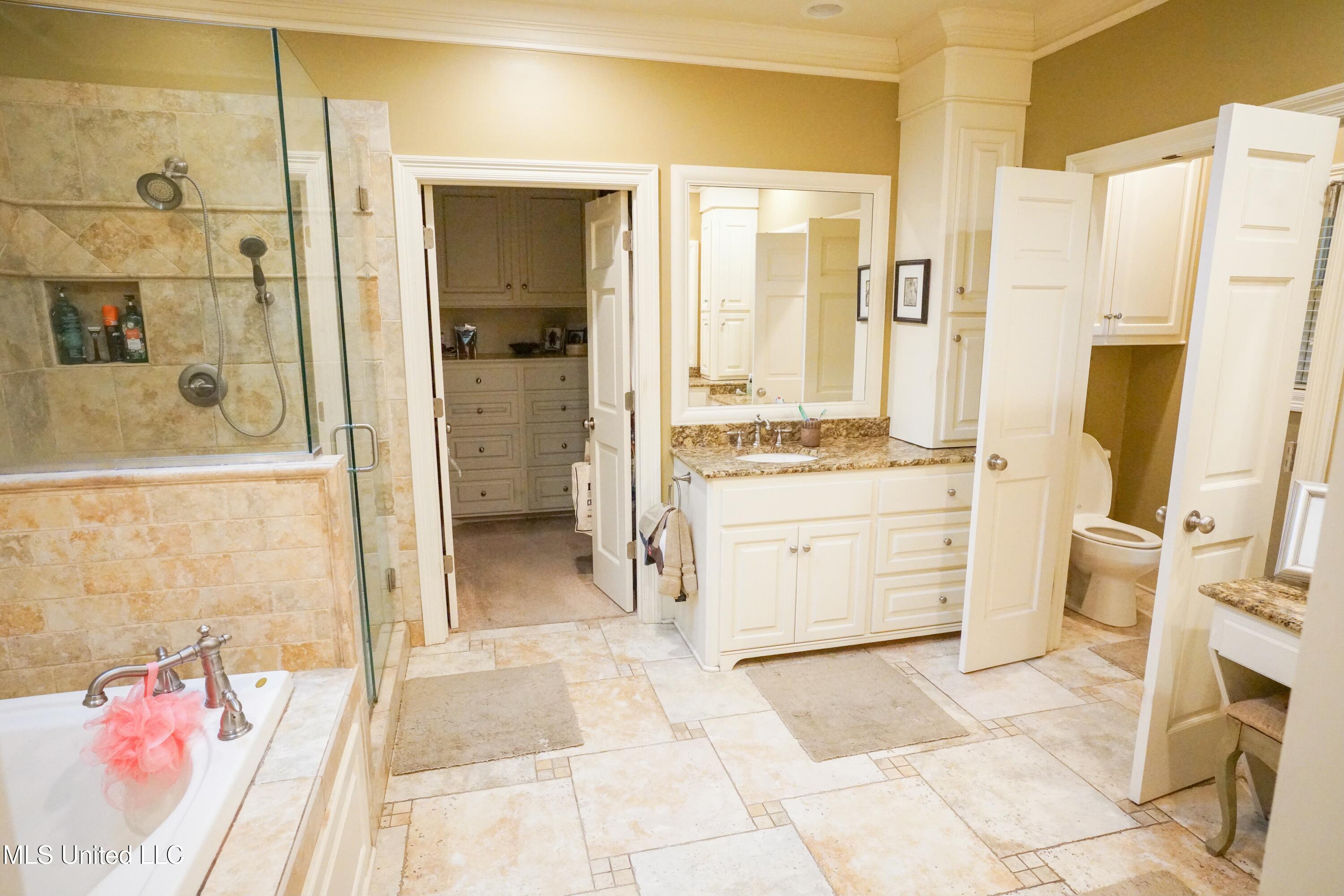 908 Newland Street Property Photo 24