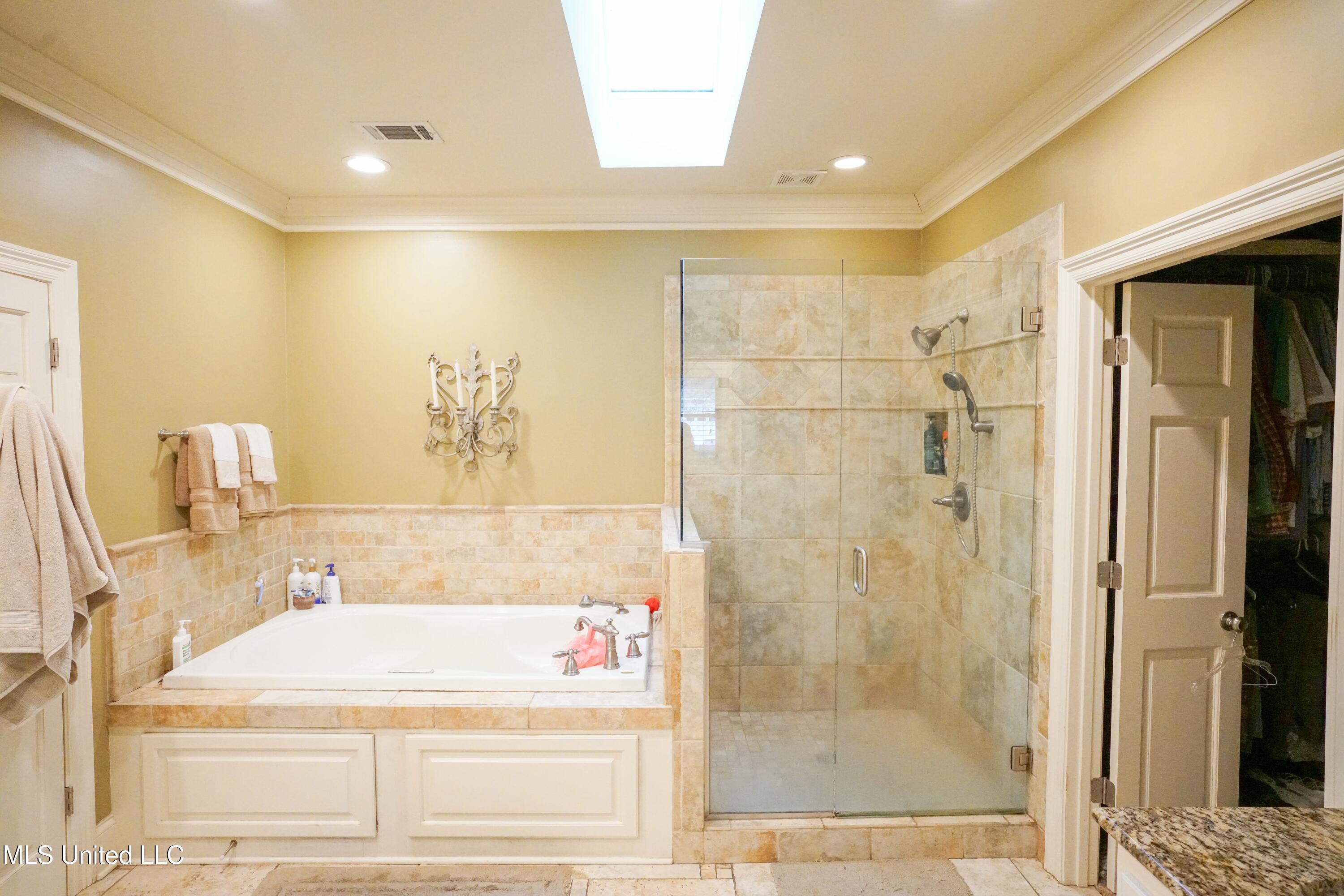 908 Newland Street Property Photo 26