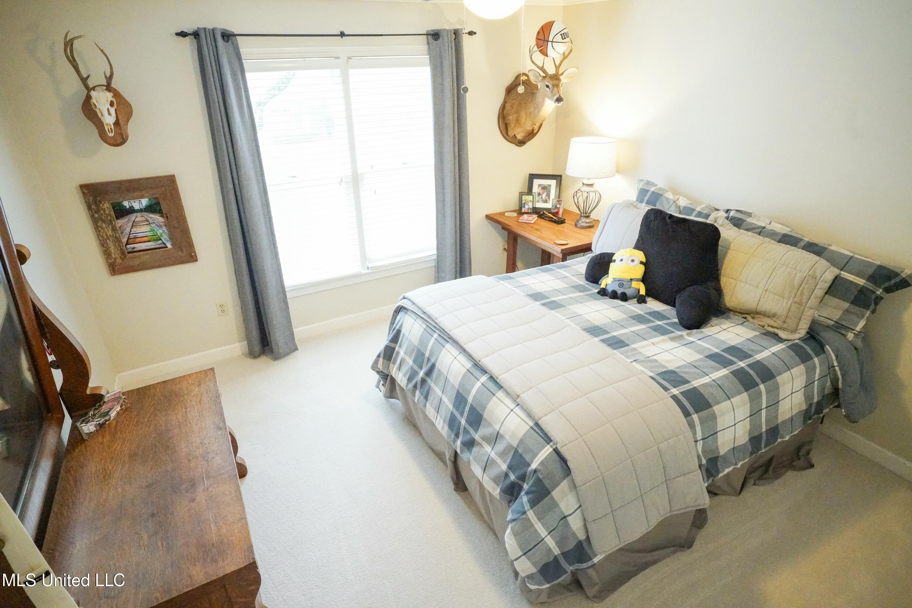 908 Newland Street Property Photo 32