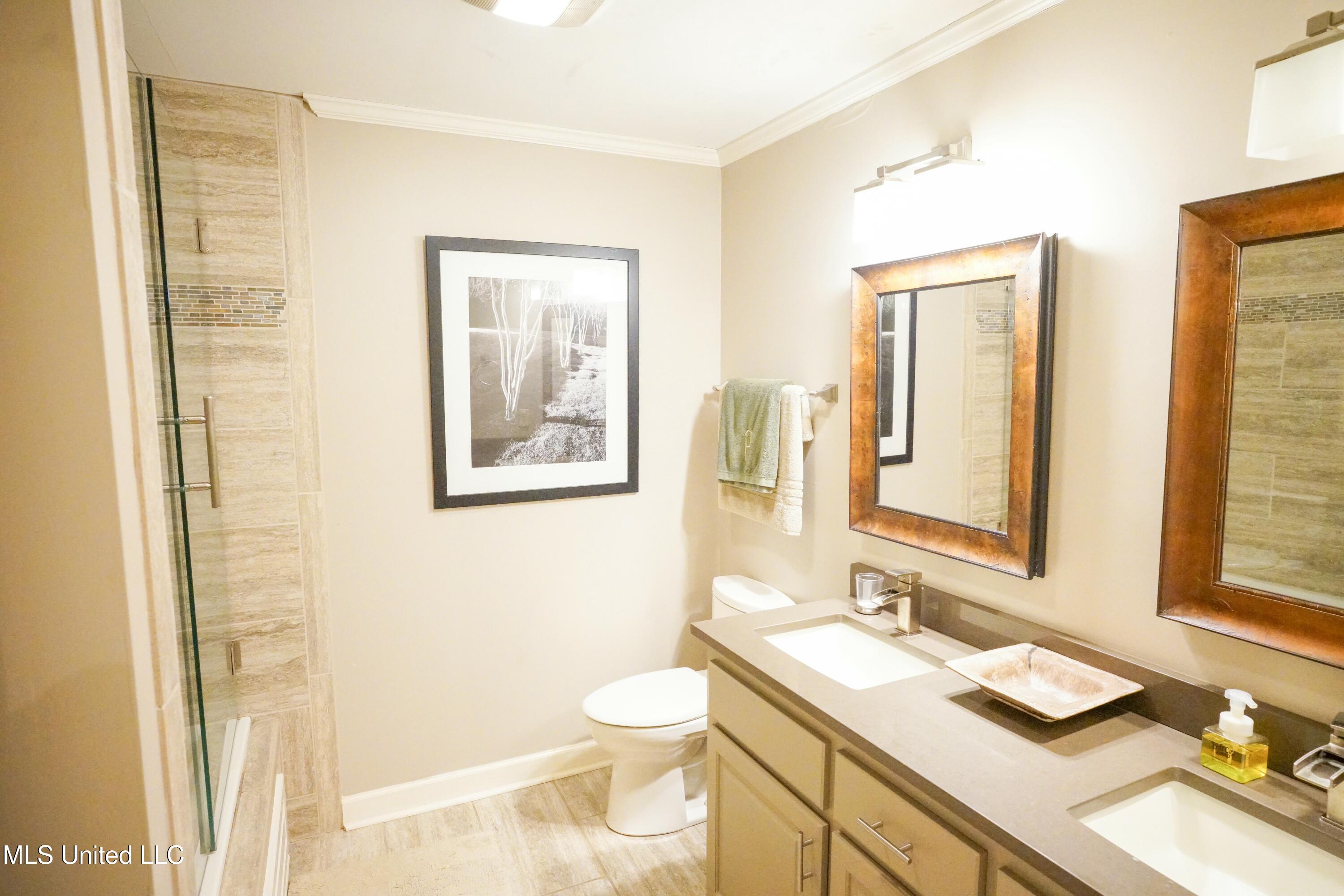 908 Newland Street Property Photo 33