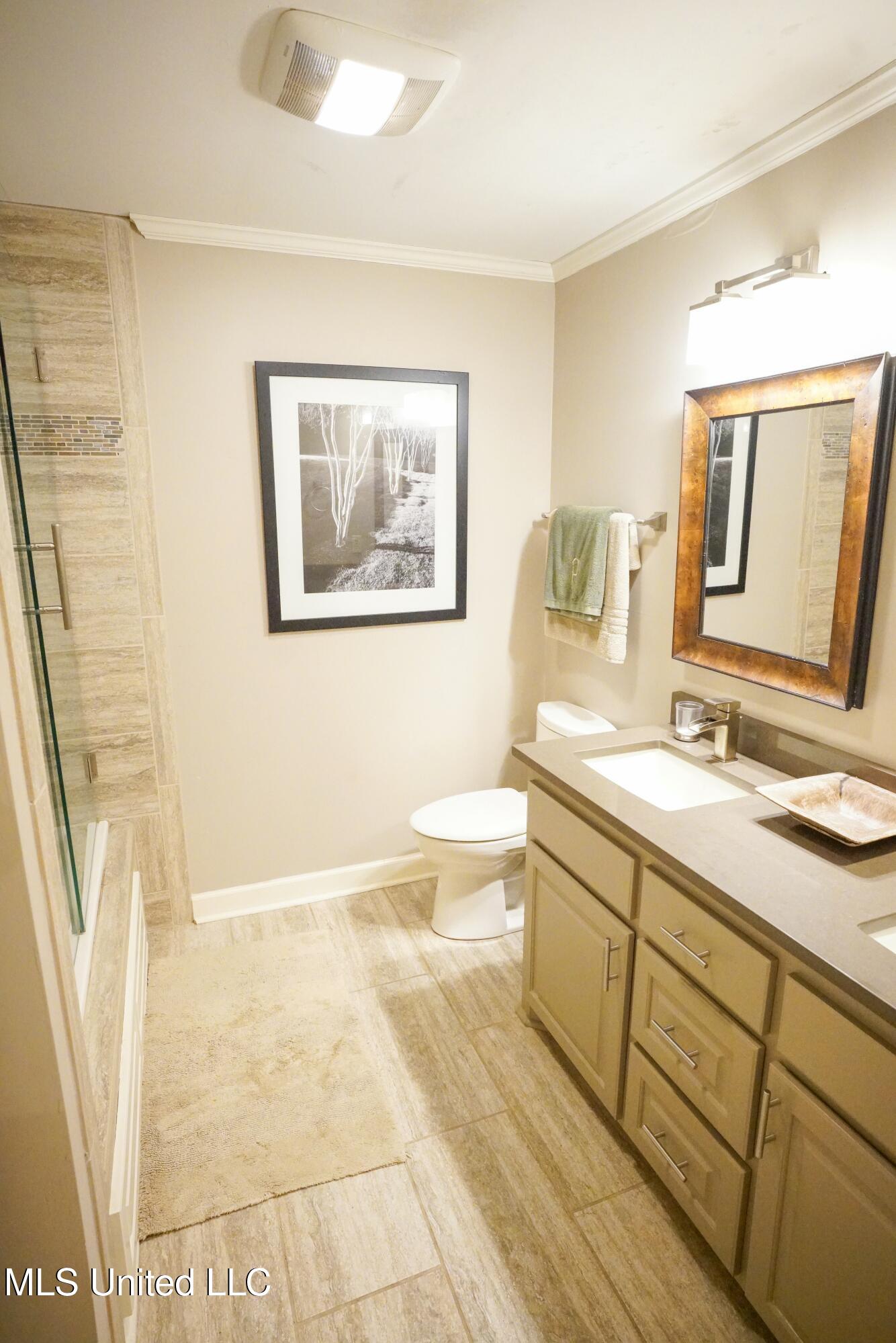 908 Newland Street Property Photo 34