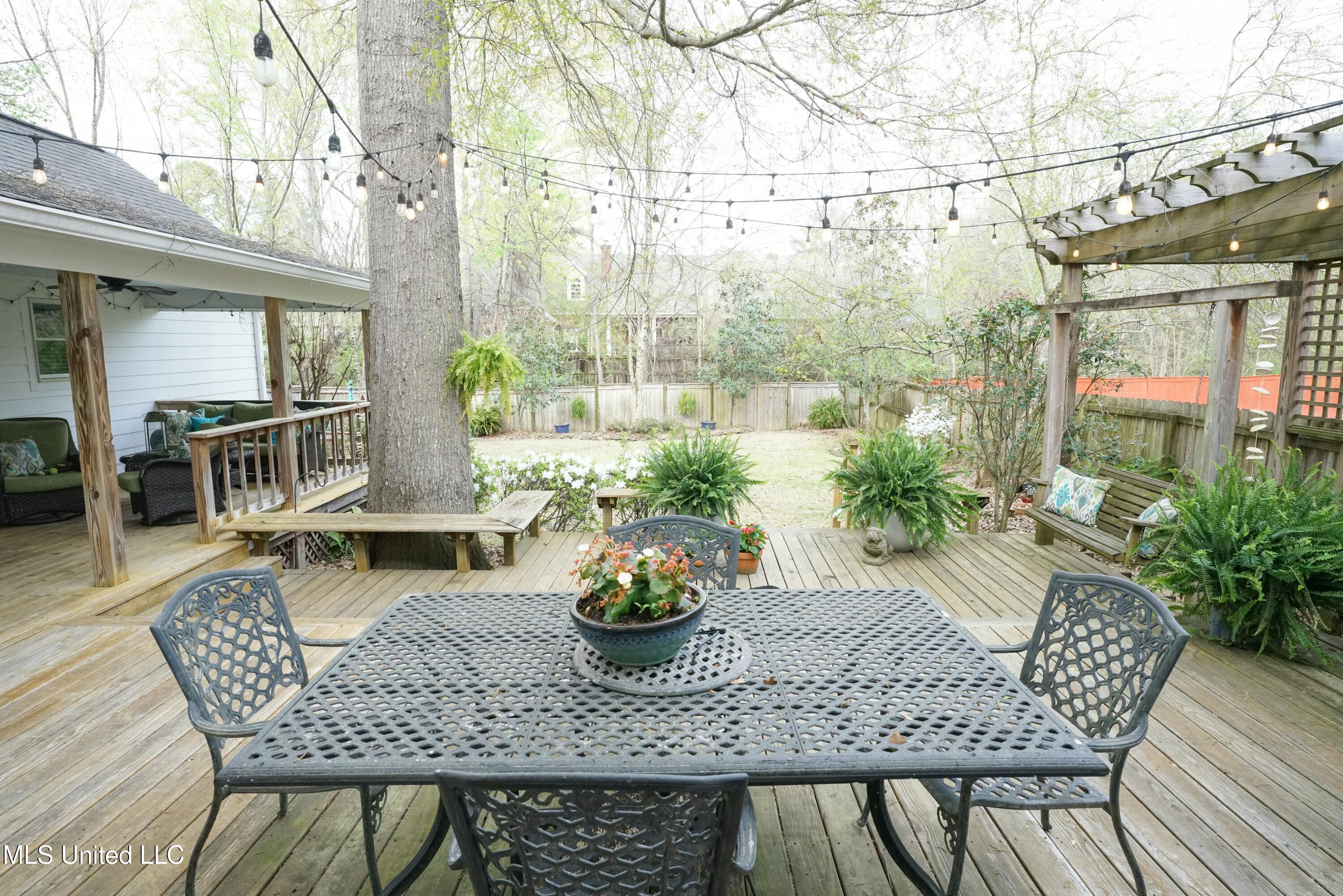 908 Newland Street Property Photo 45