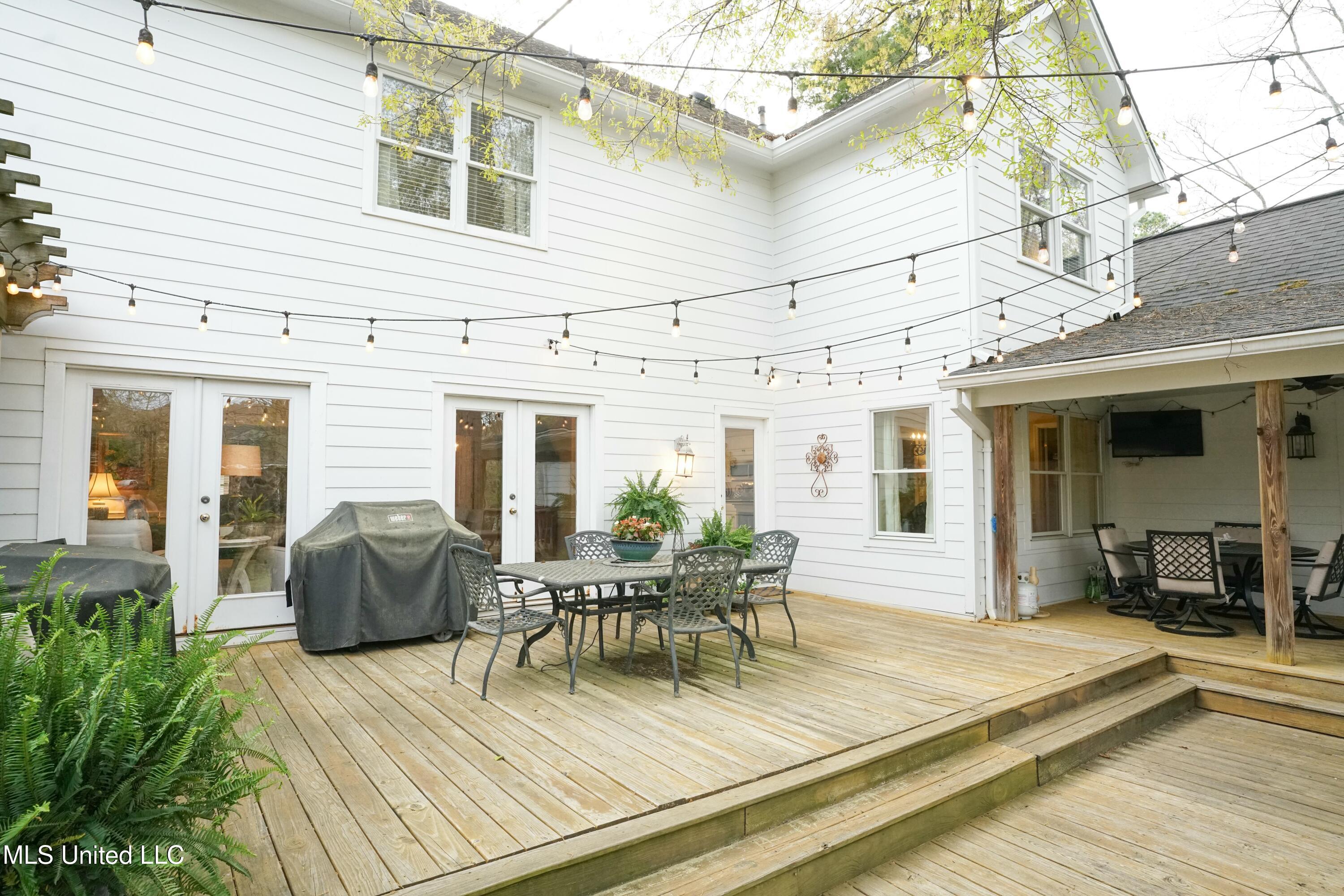 908 Newland Street Property Photo 48