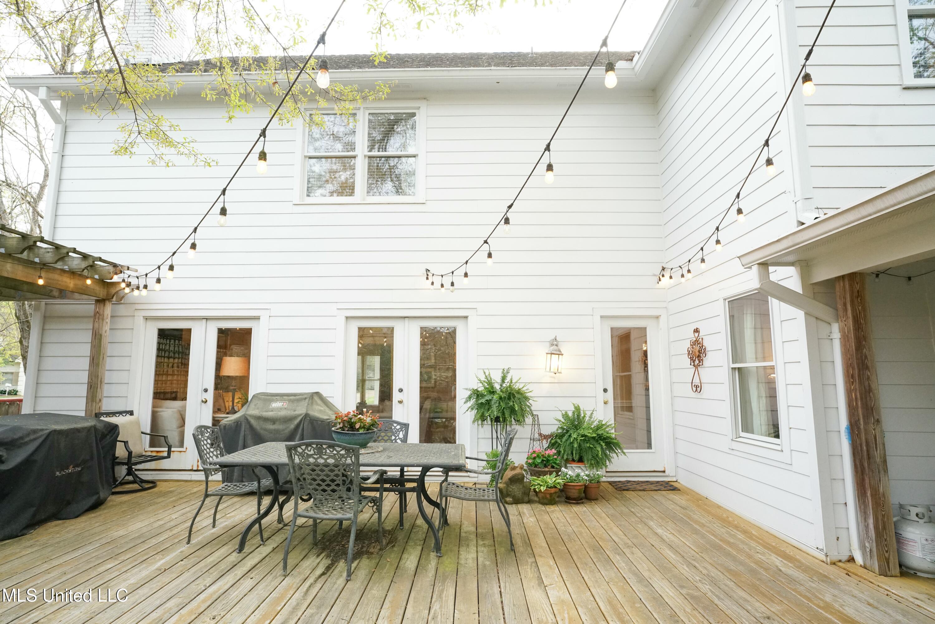 908 Newland Street Property Photo 49