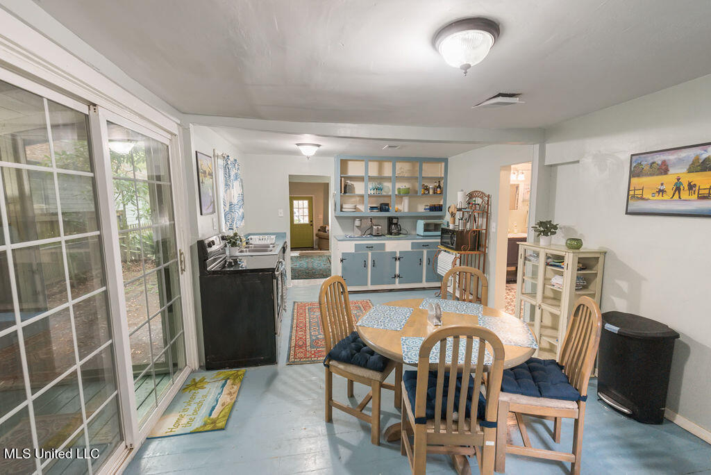 317 Ballentine Street Property Photo 23