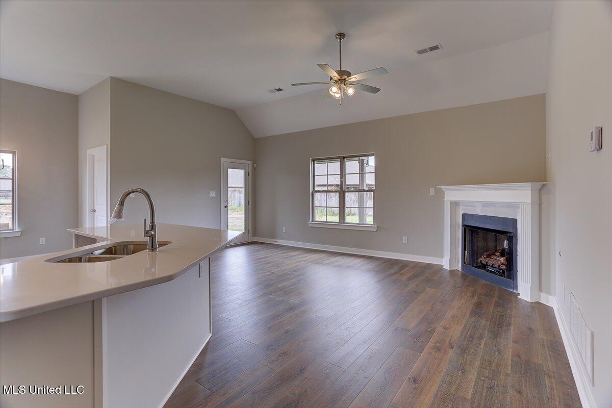 7736 Carmel Cove Property Photo 4