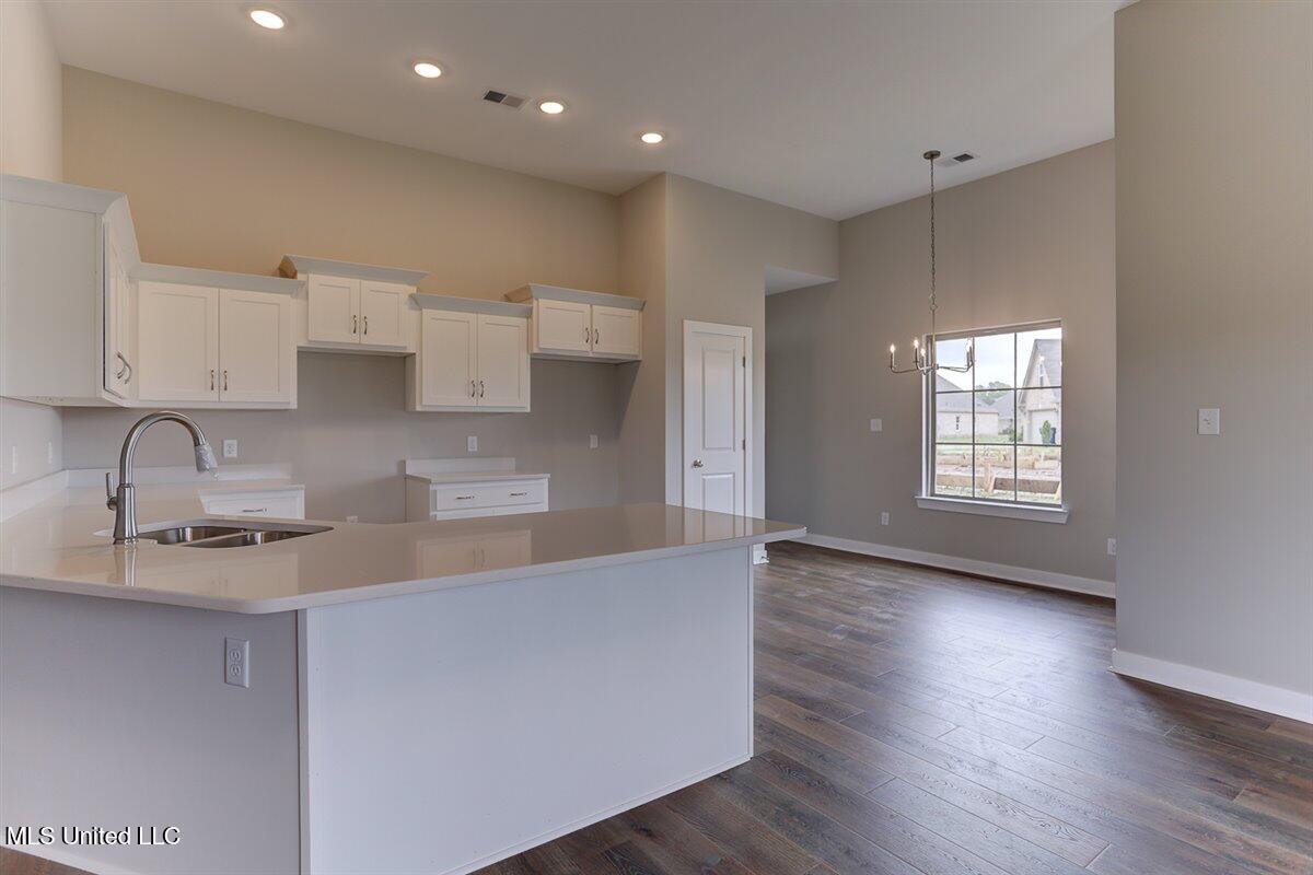 7736 Carmel Cove Property Photo 9