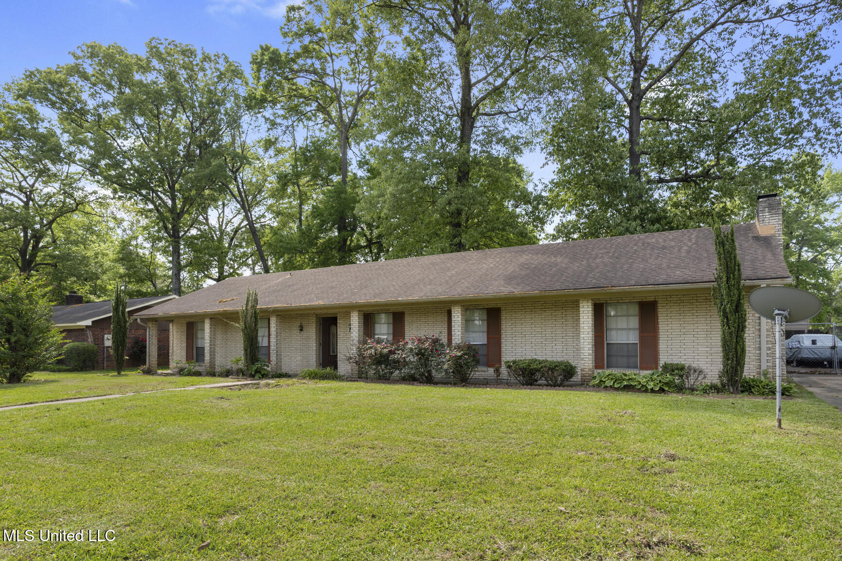 221 Northgate Boulevard Property Photo 1