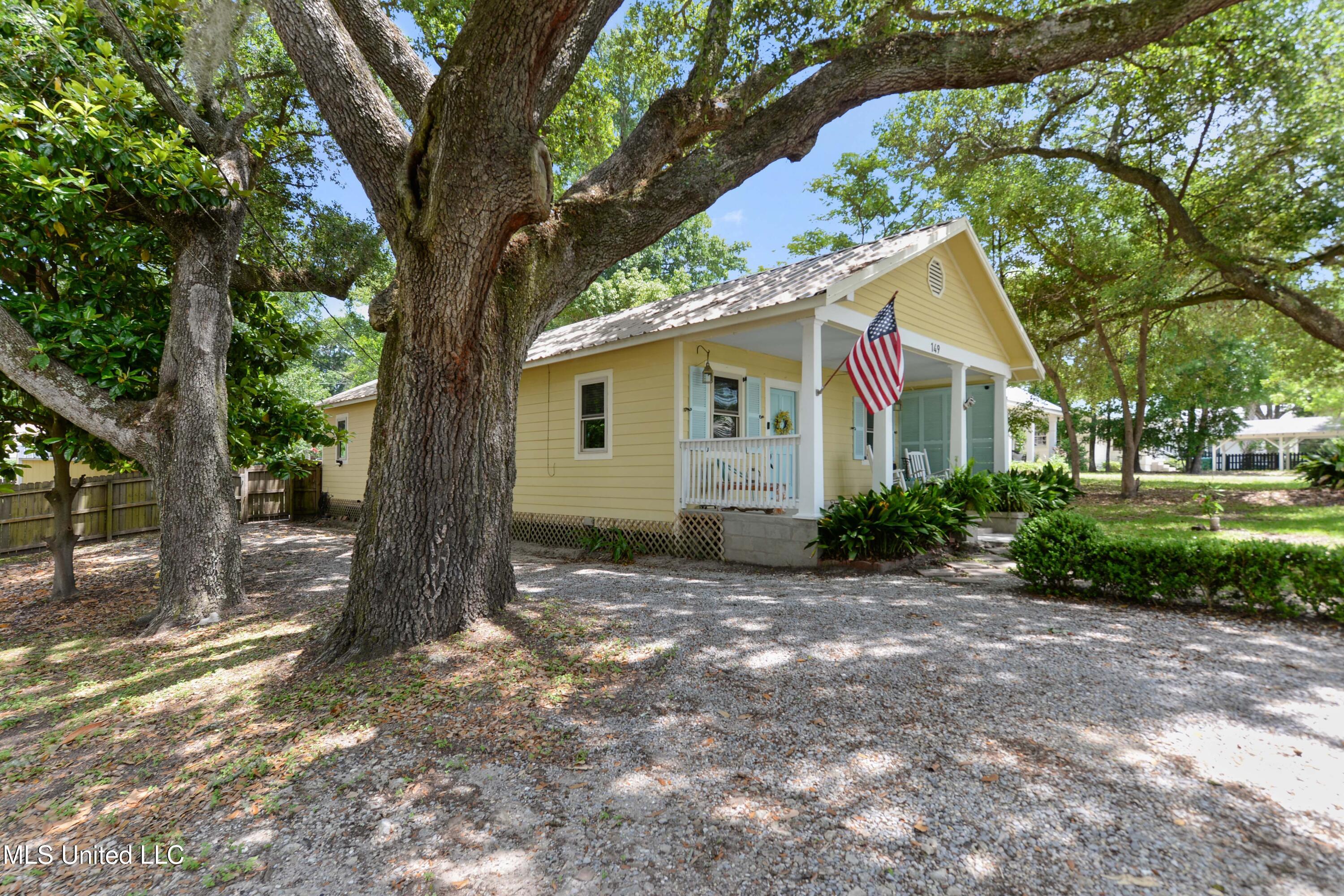149 Bay View Court Property Photo 2