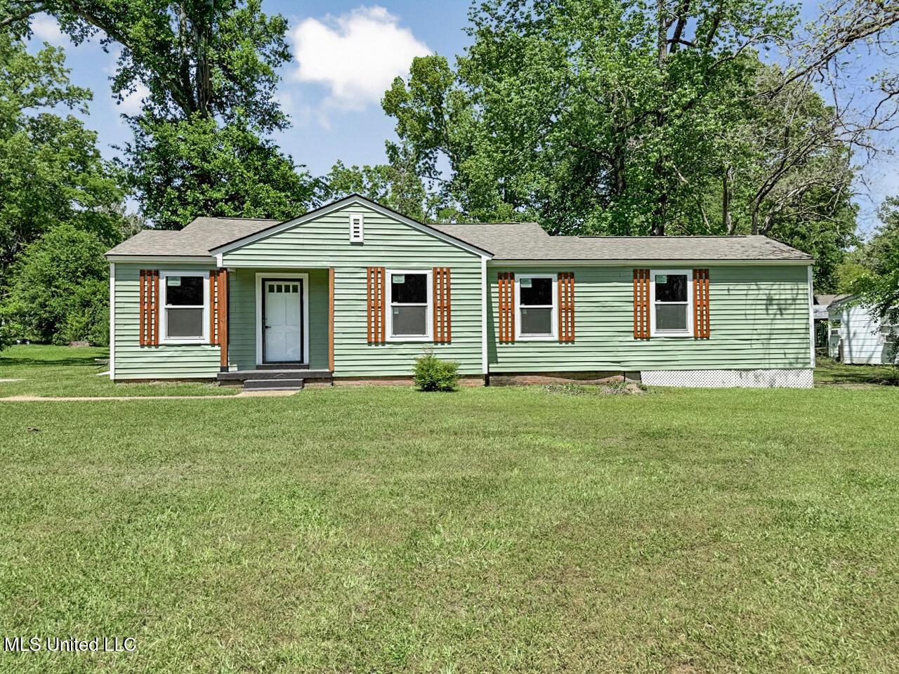 3903 Edgewood Road Property Photo 1