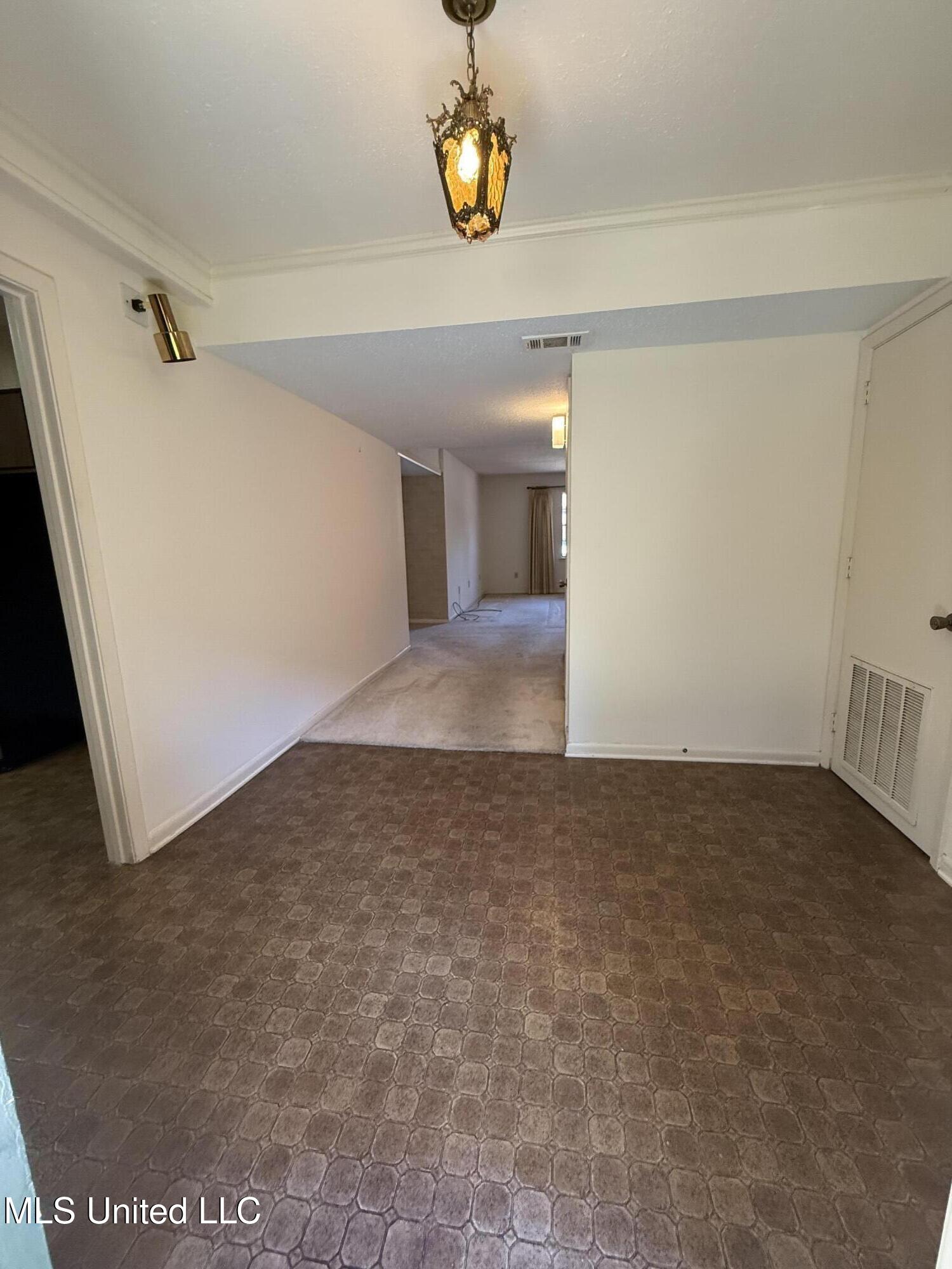 5155 Wayneland Drive Property Photo 4